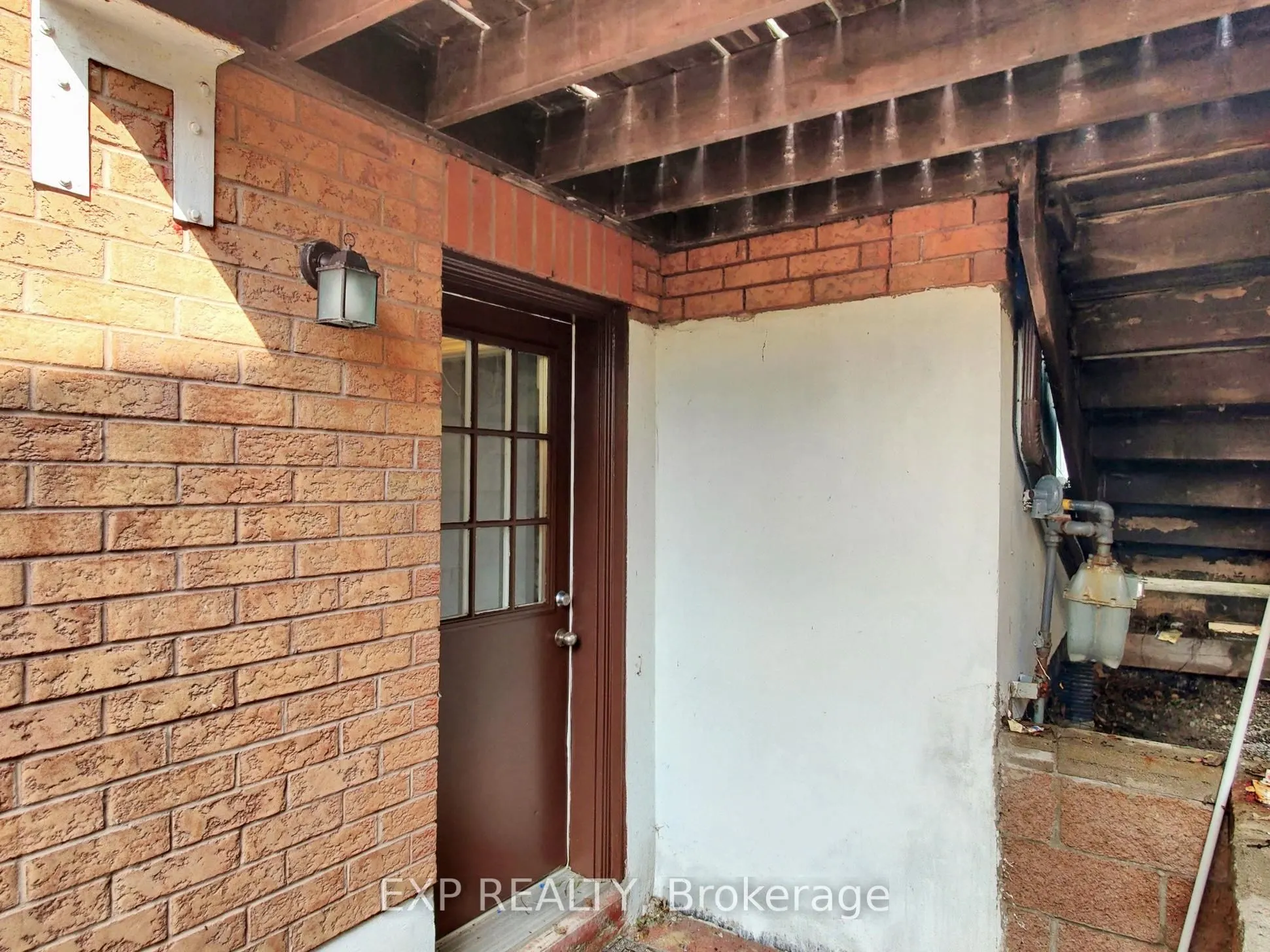 6 English Street