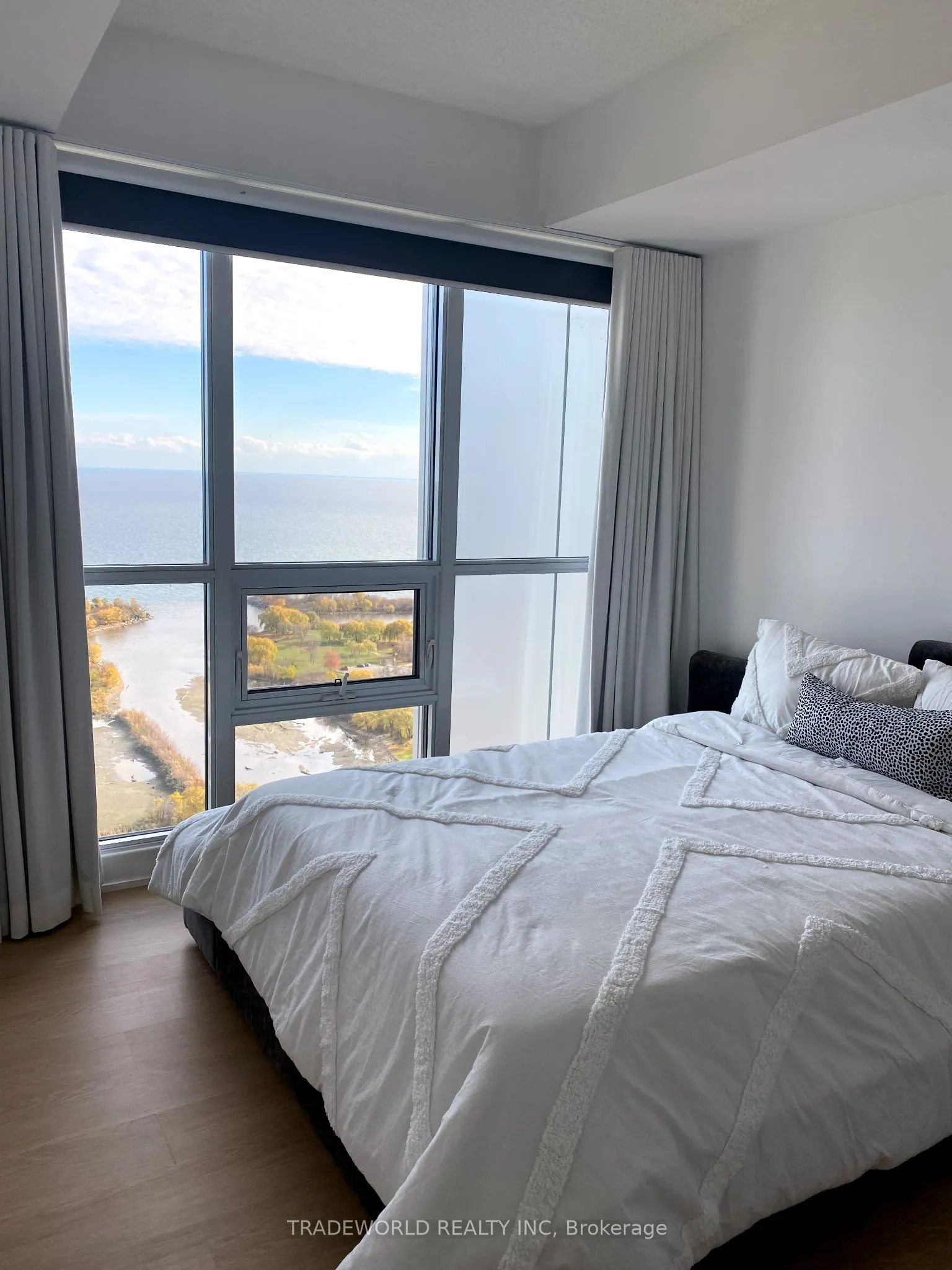 2200 Lakeshore Boulevard W, #3710