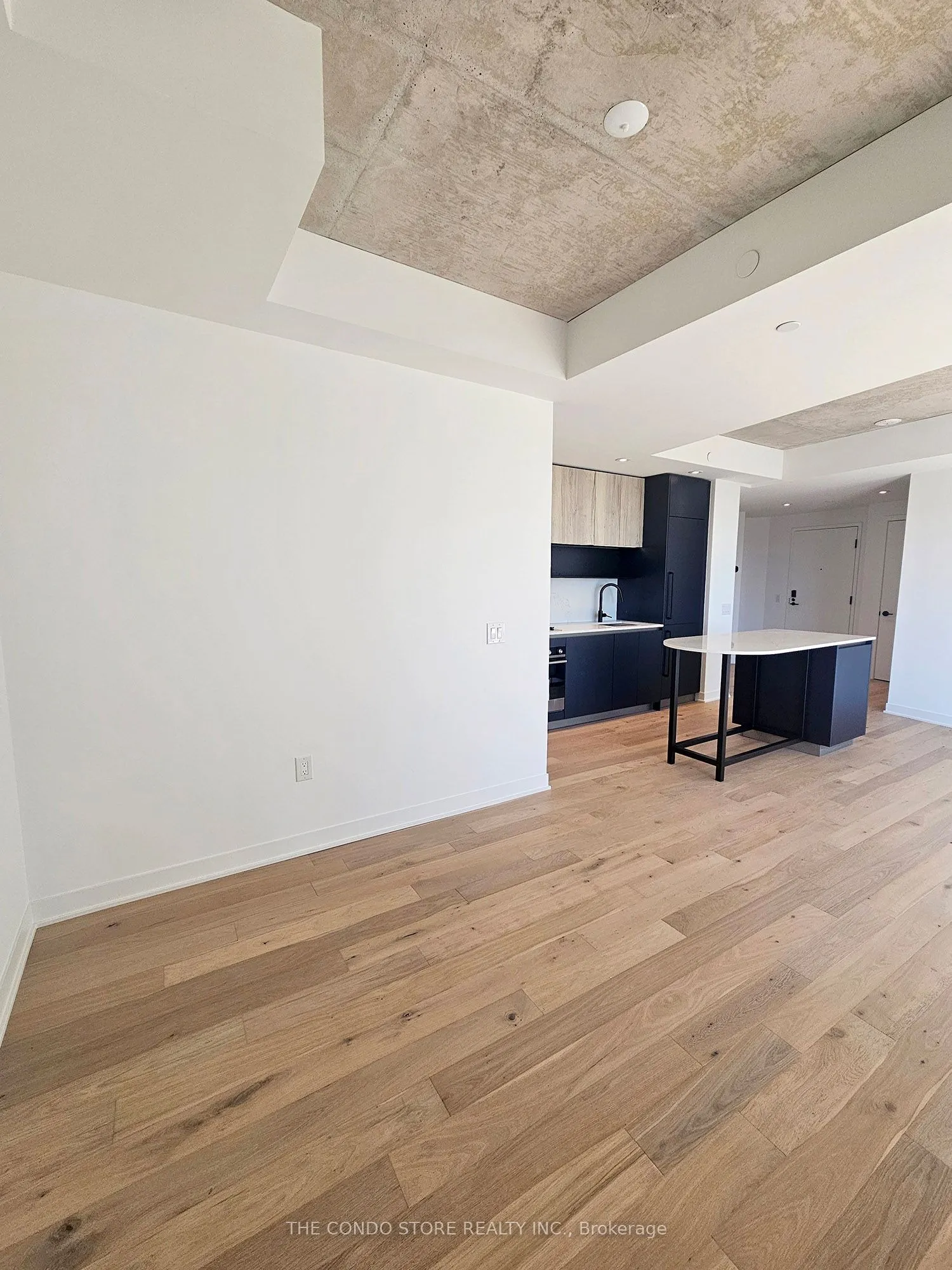 2625 Dundas Street W, #714