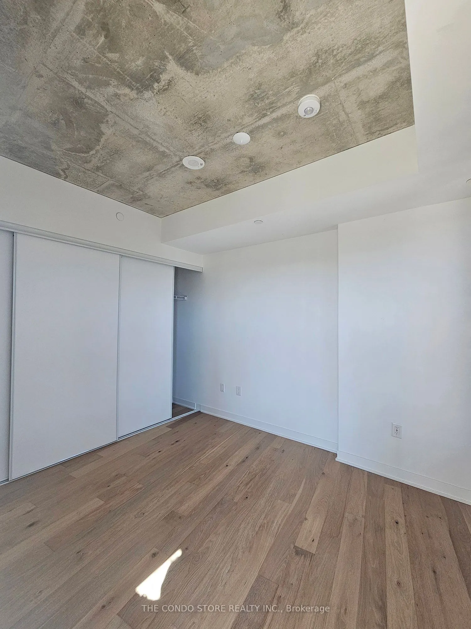 2625 Dundas Street W, #714