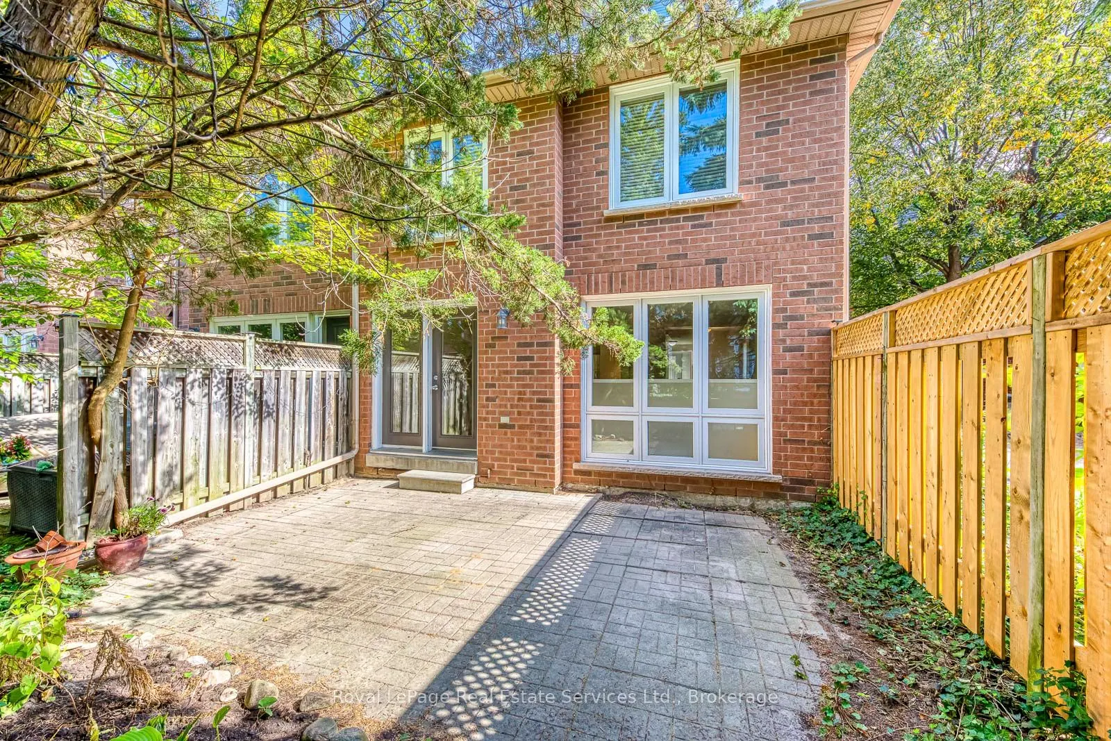 1064 Queen Street W, #13A