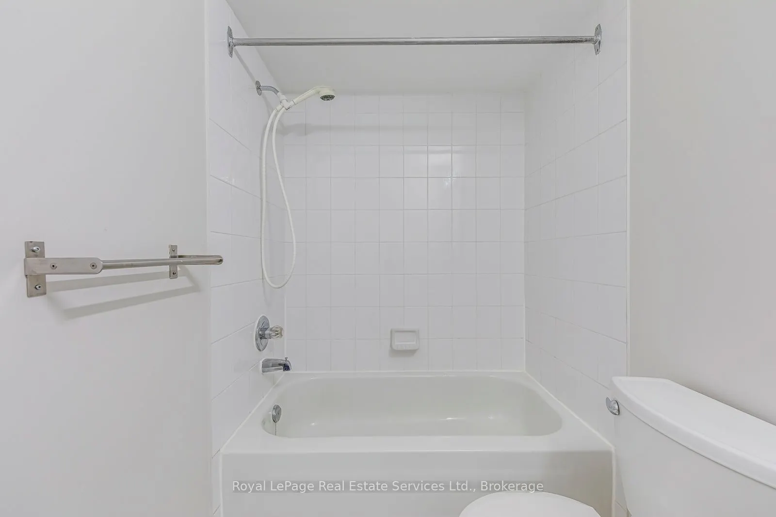 1064 Queen Street W, #13A