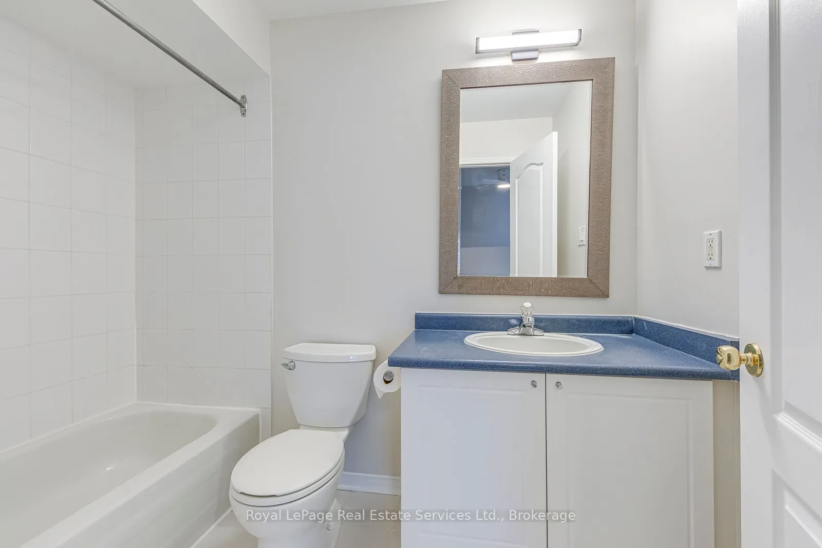 1064 Queen Street W, #13A