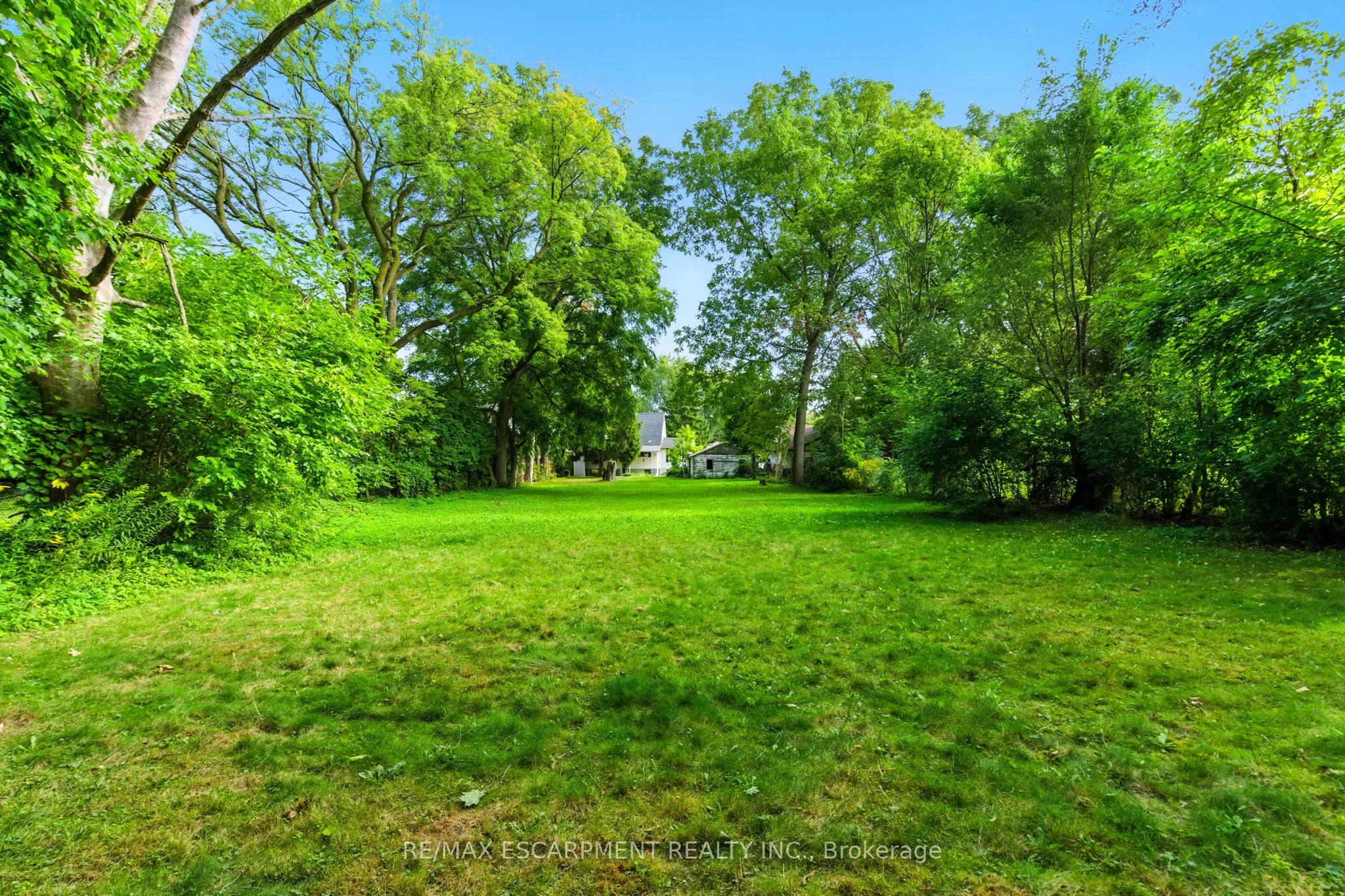 1494 Haig Boulevard