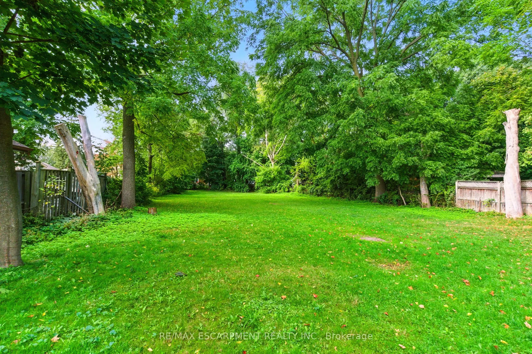 1494 Haig Boulevard