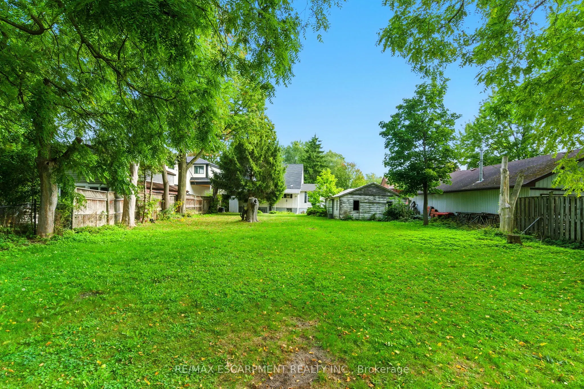 1494 Haig Boulevard