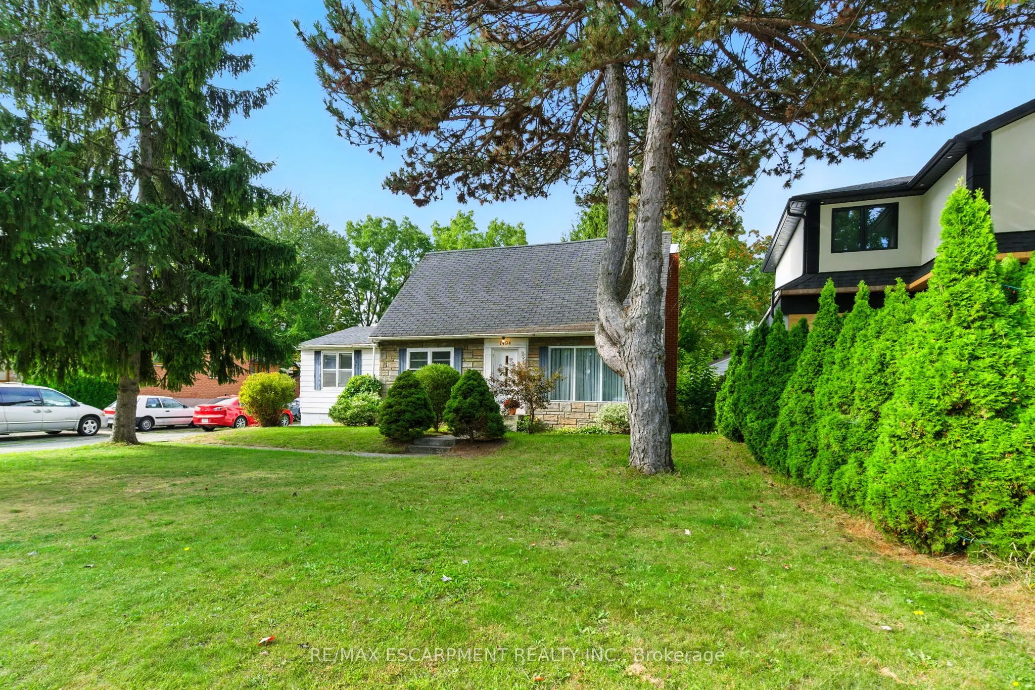 1494 Haig Boulevard