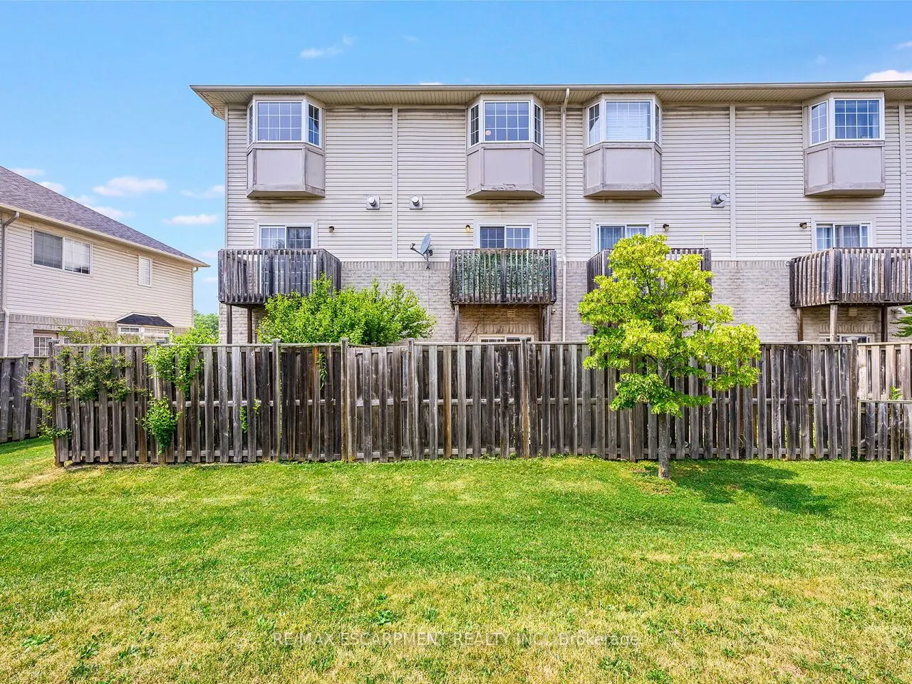 5080 Fairview Street, #15