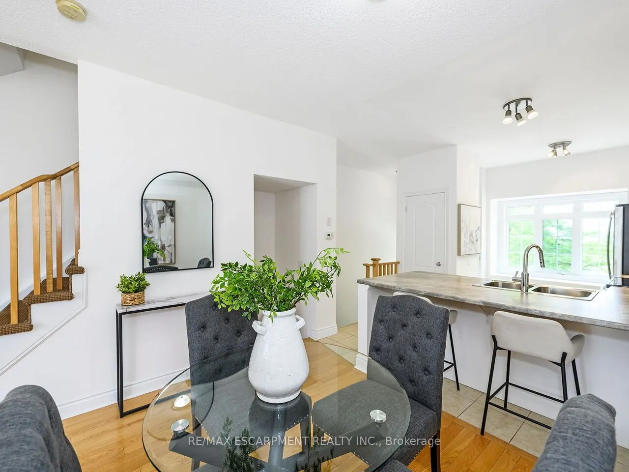 5080 Fairview Street, #15