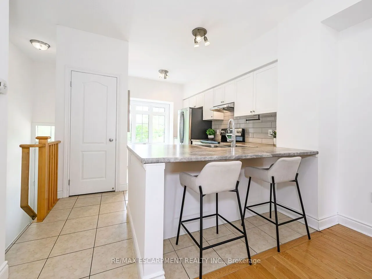 5080 Fairview Street, #15