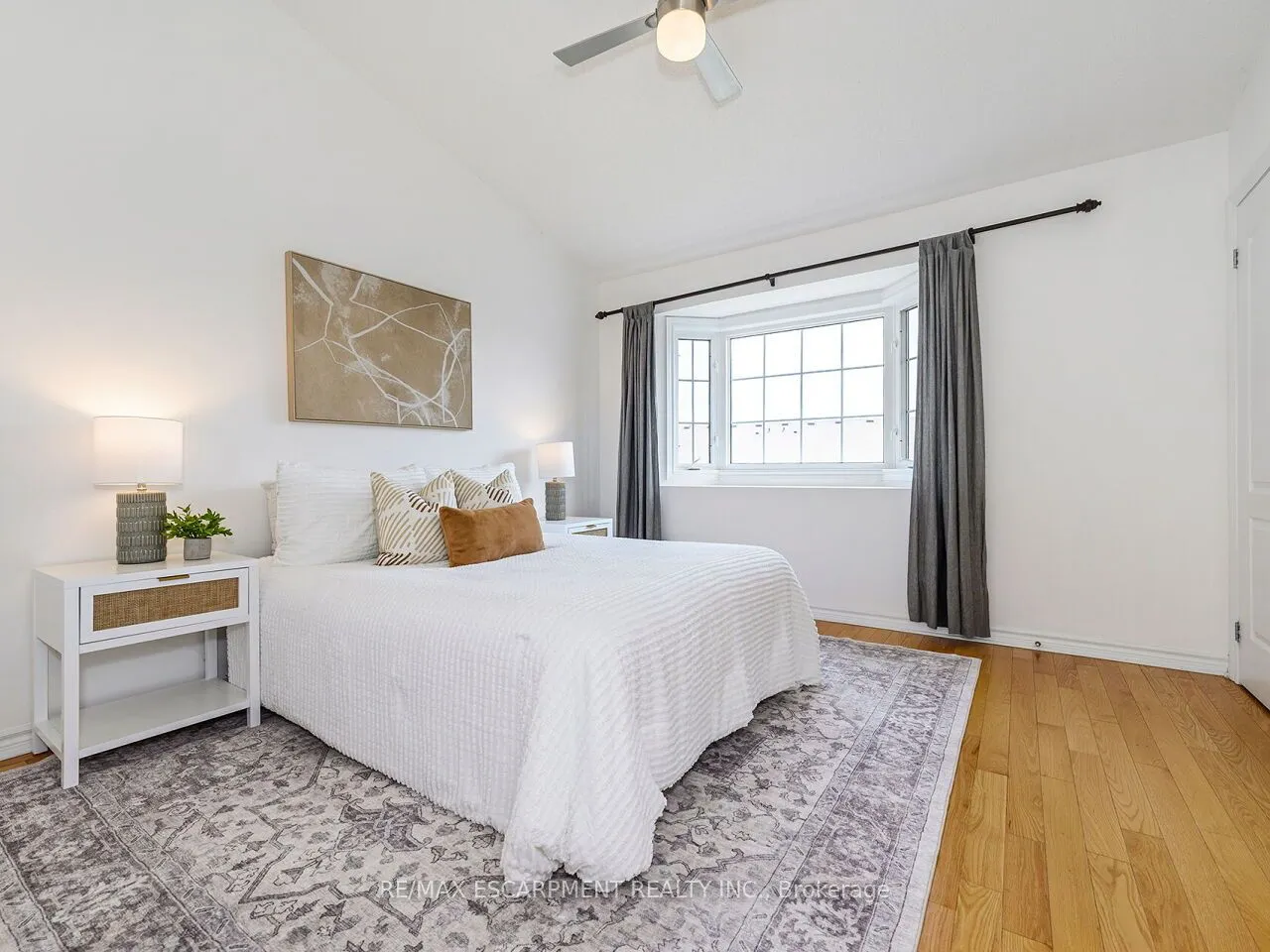 5080 Fairview Street, #15
