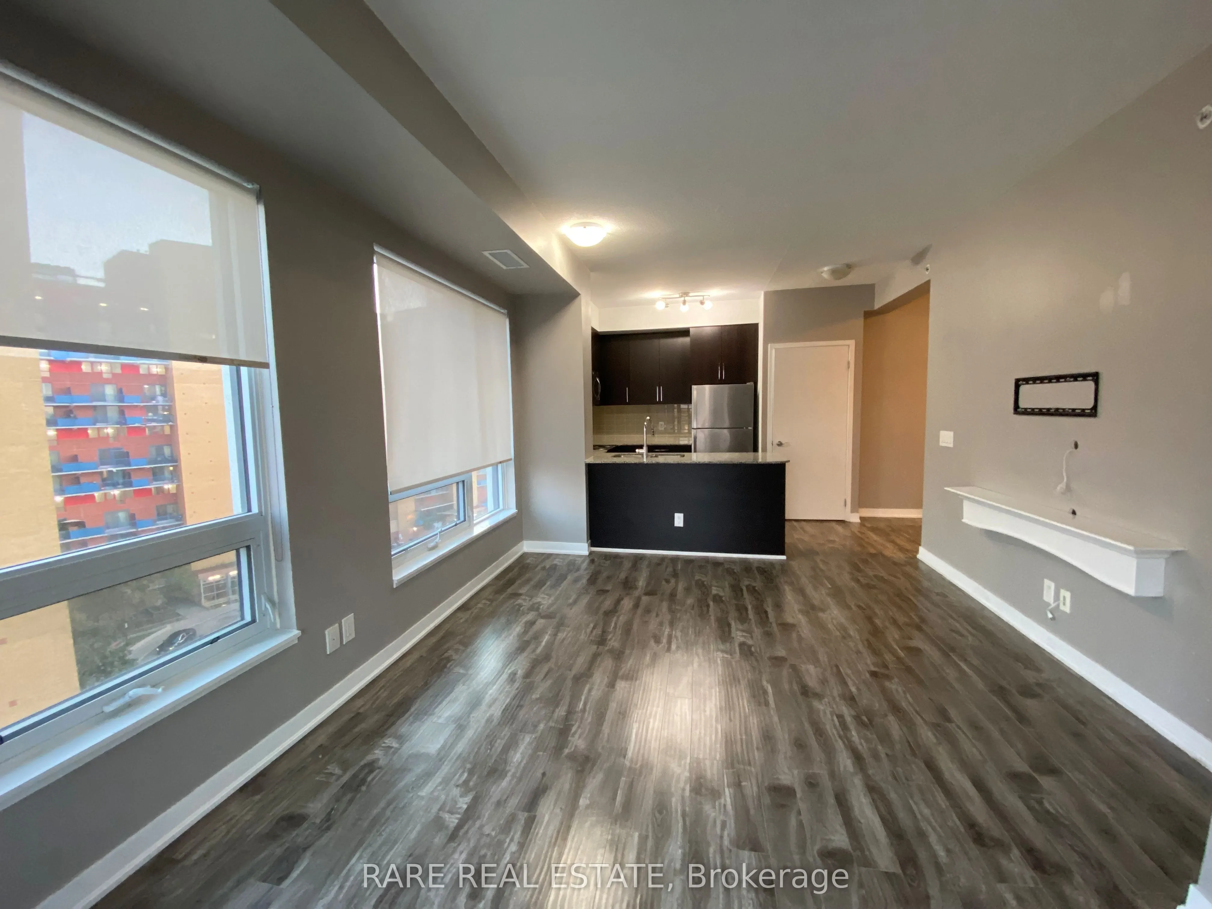840 Queens Plate Drive, #911