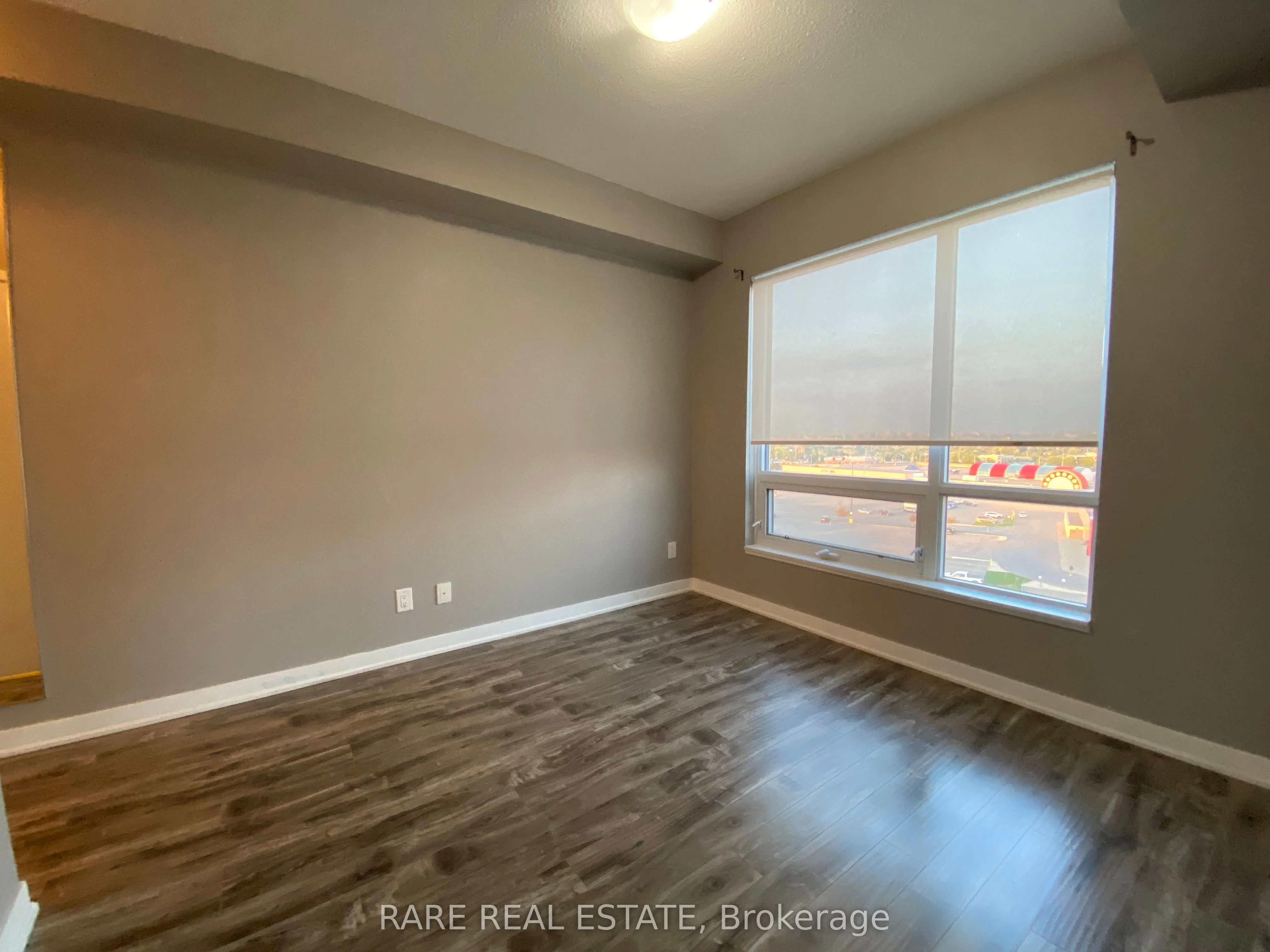 840 Queens Plate Drive, #911