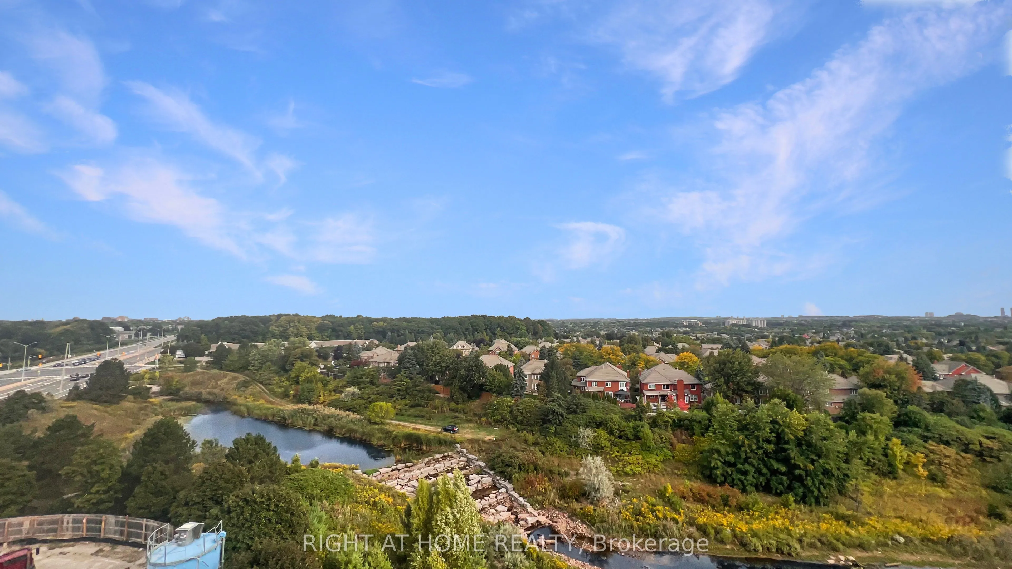 2495 Eglinton Avenue W, #809