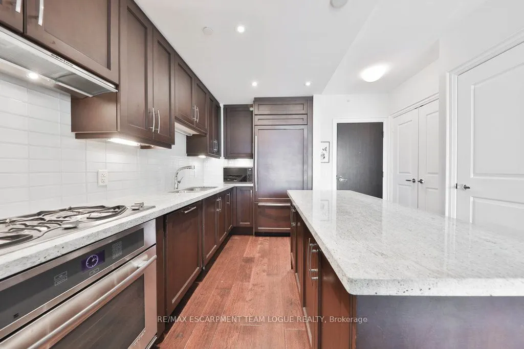 11 Bronte Road, #501