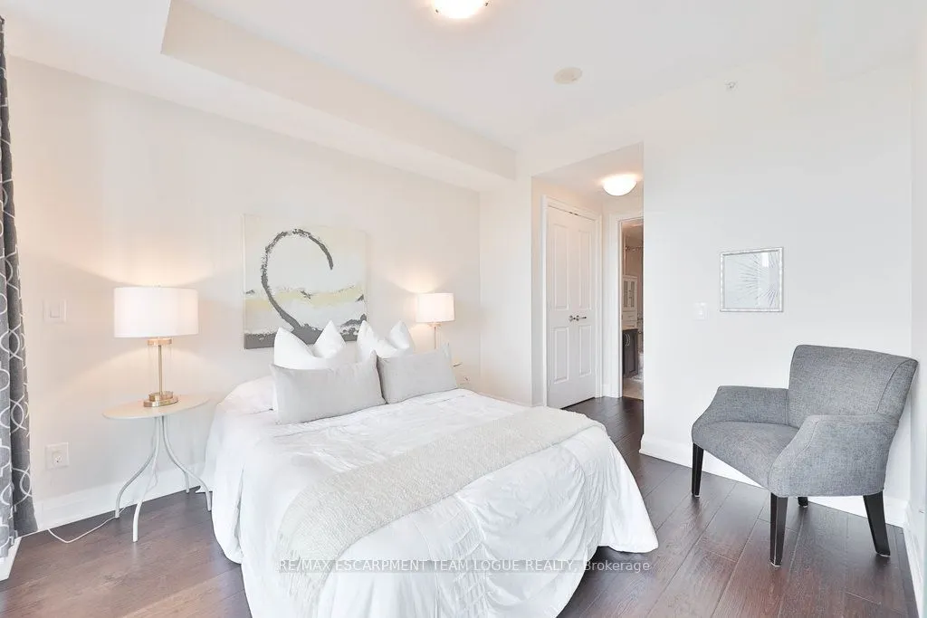 11 Bronte Road, #501