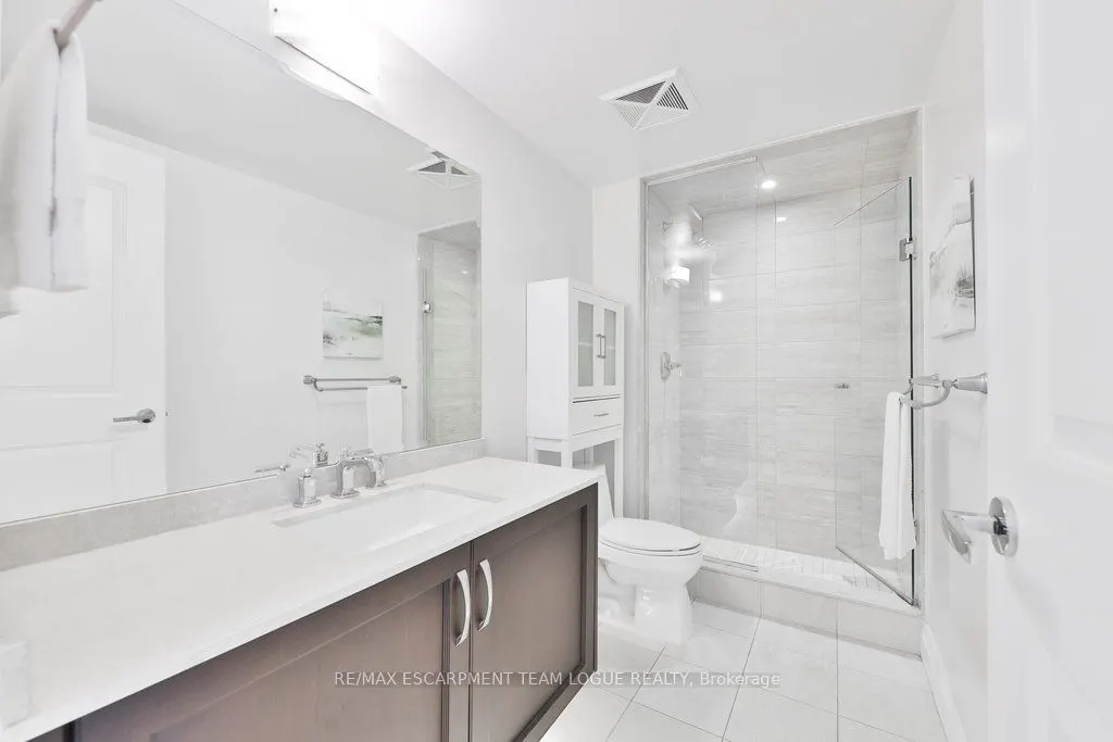 11 Bronte Road, #501
