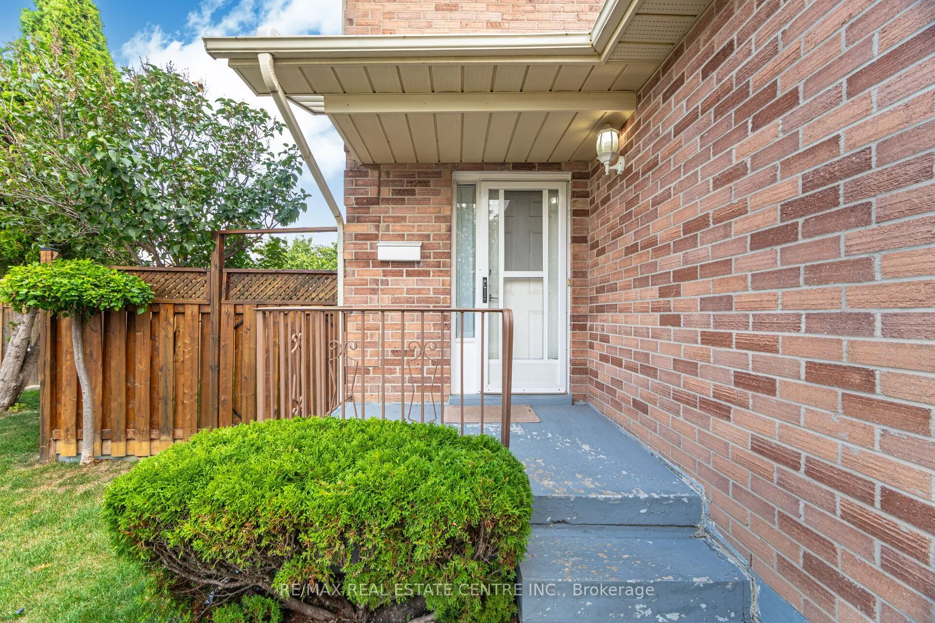 5113 Palomar Crescent