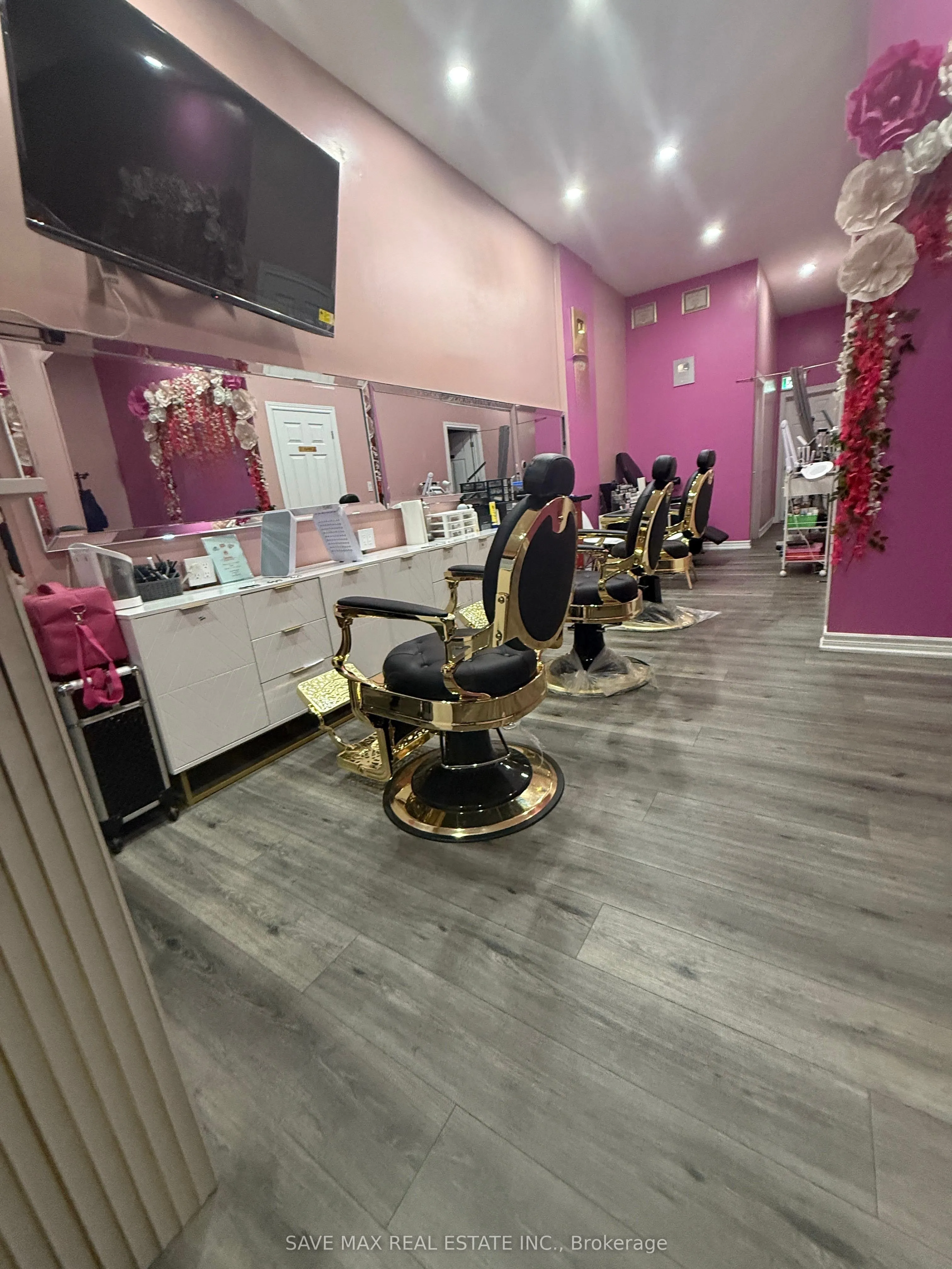 7060 Airport Road