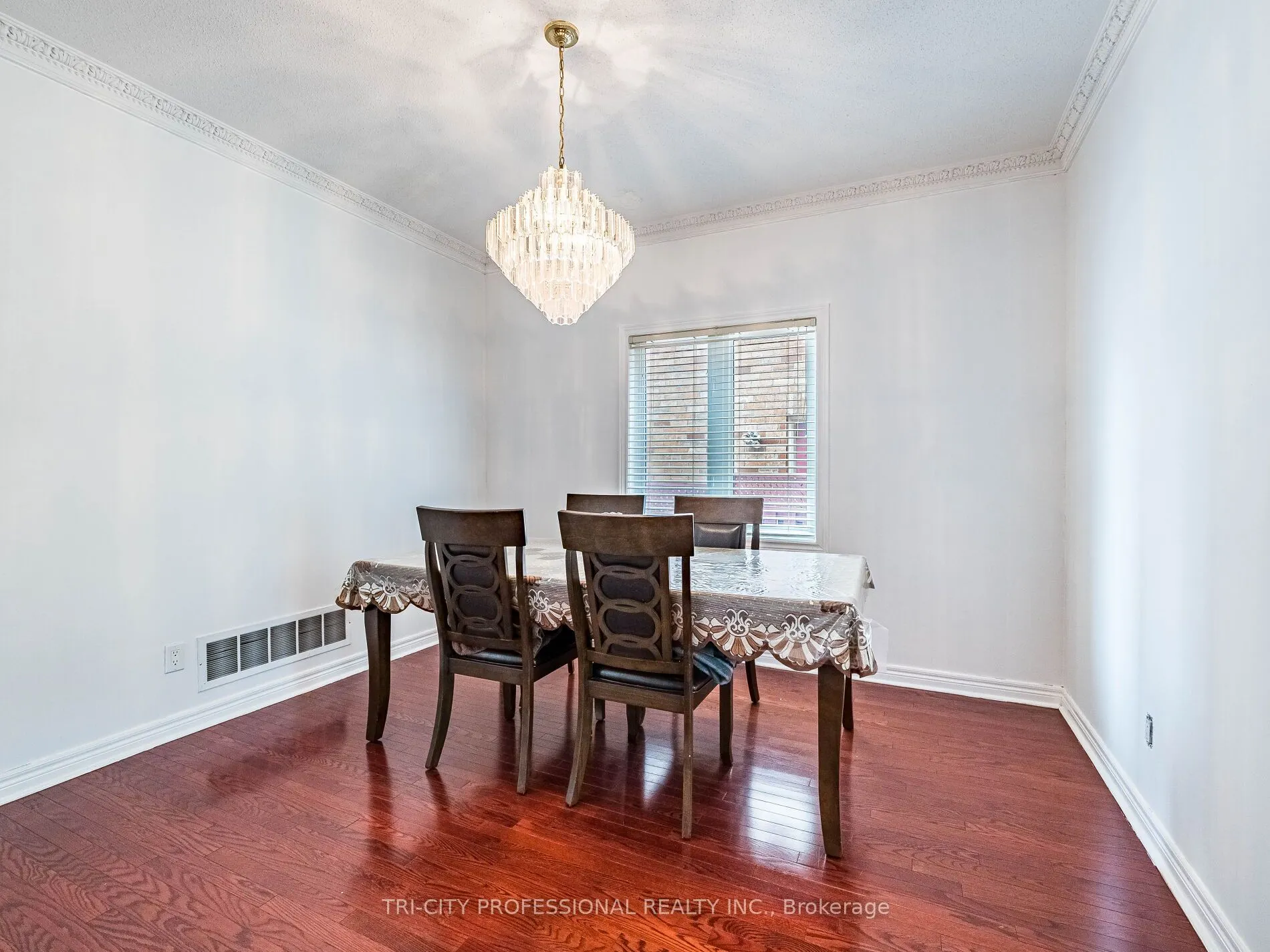 26 Tangleridge Boulevard