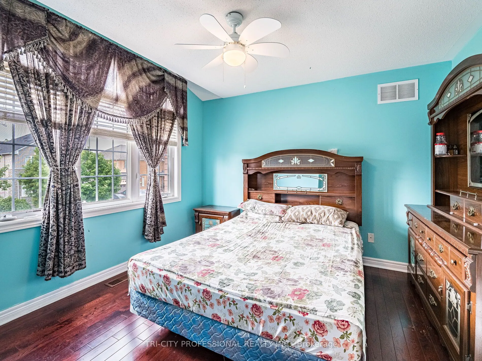 26 Tangleridge Boulevard