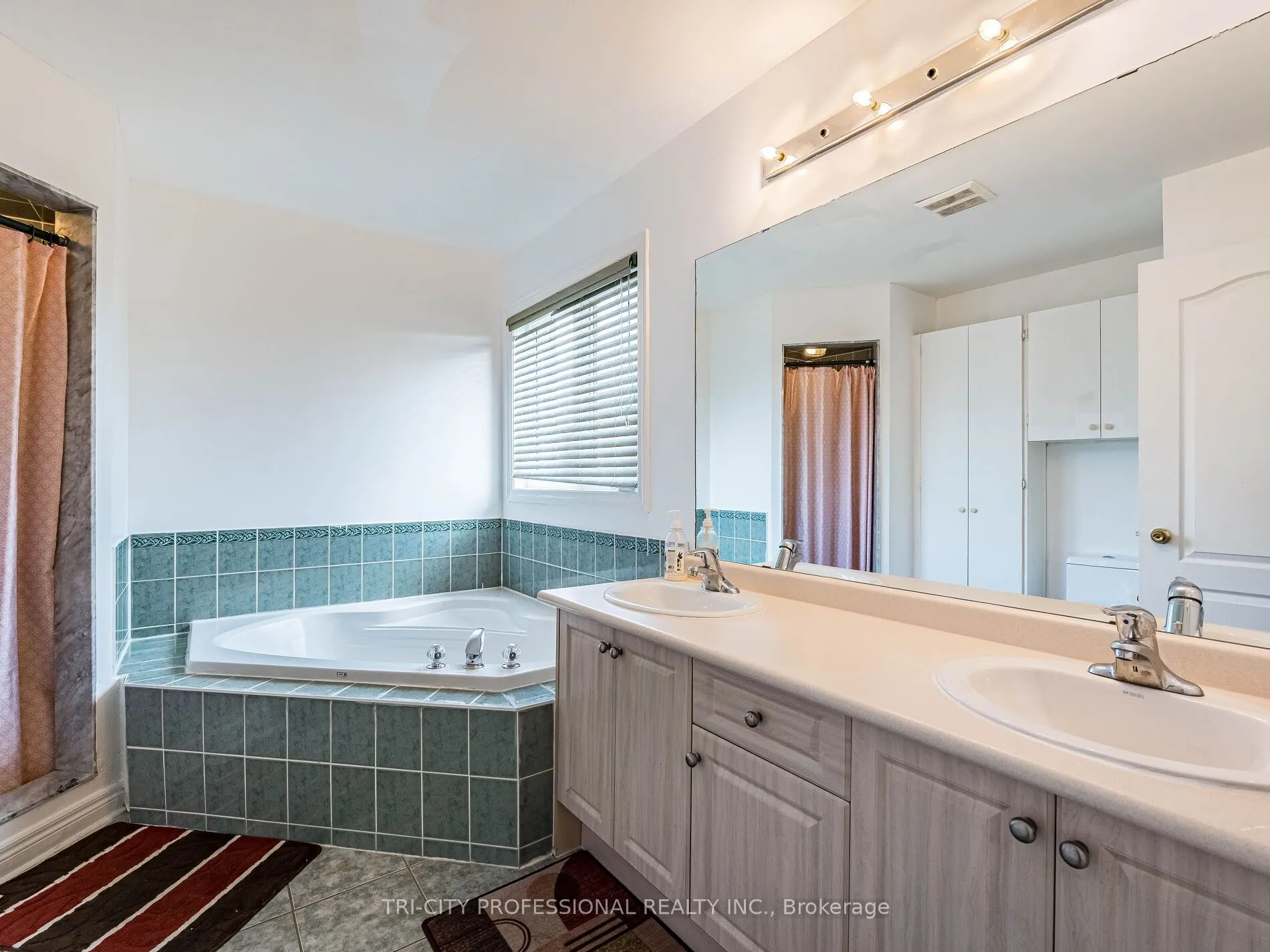 26 Tangleridge Boulevard