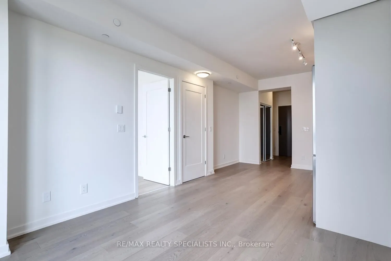 3079 Trafalgar Road, #1106
