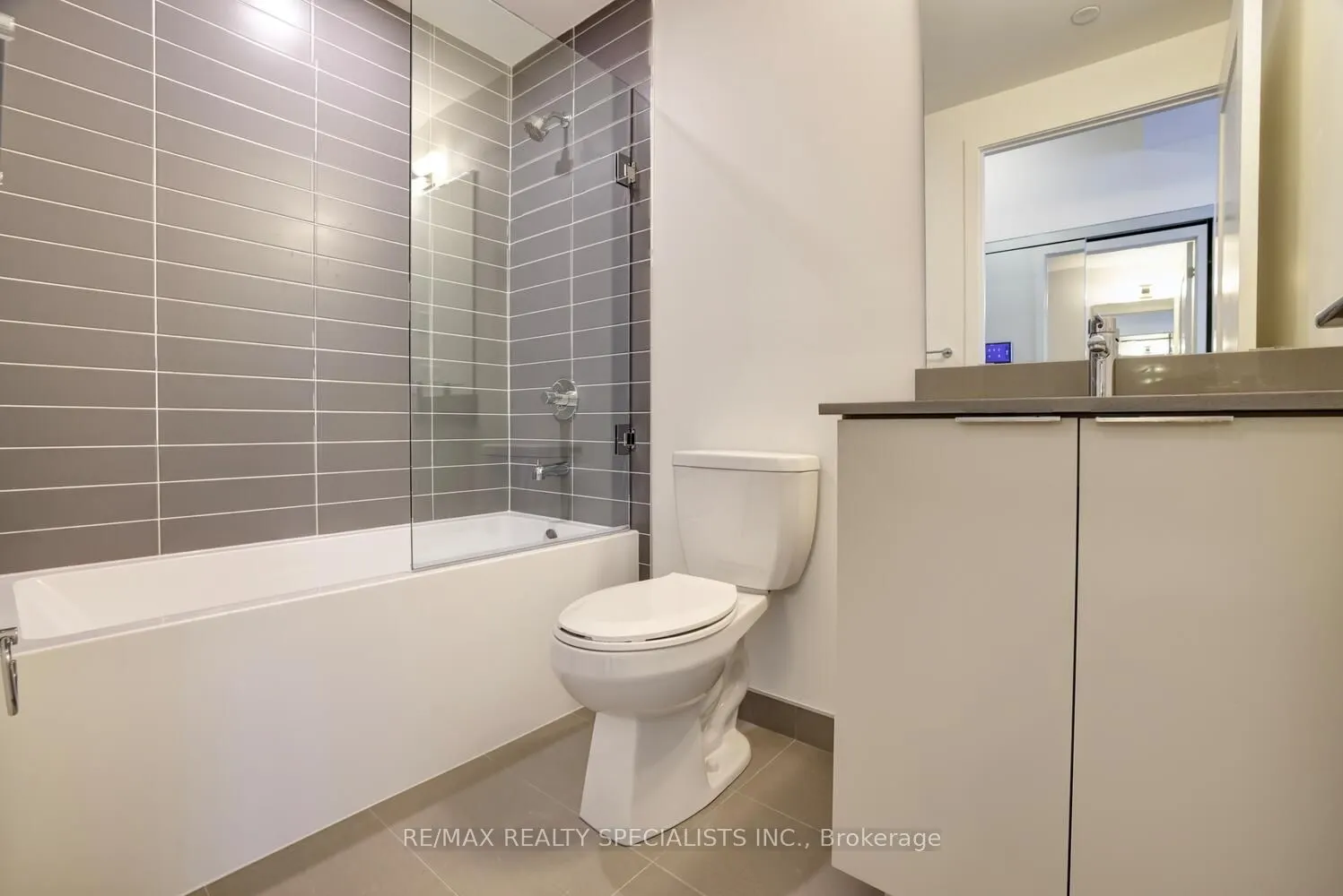 3079 Trafalgar Road, #1106