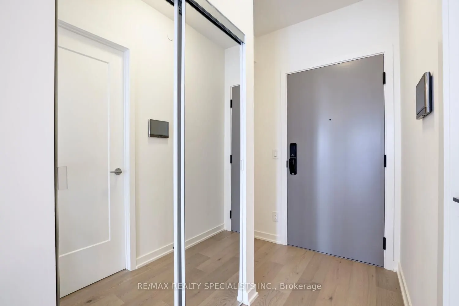 3079 Trafalgar Road, #1106