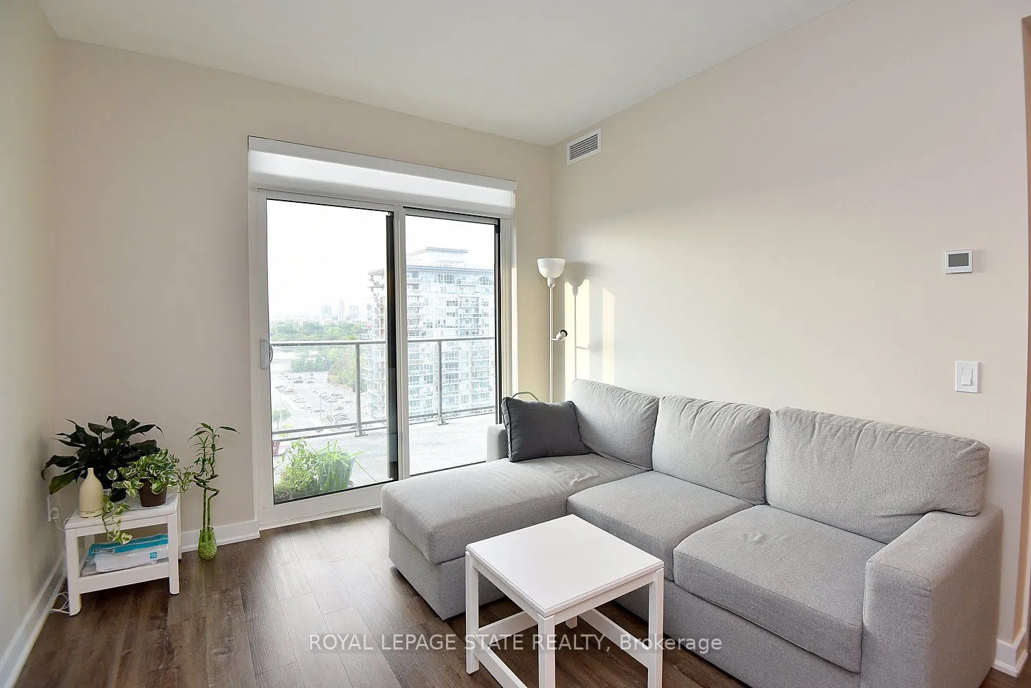 2007 James Street, #1301