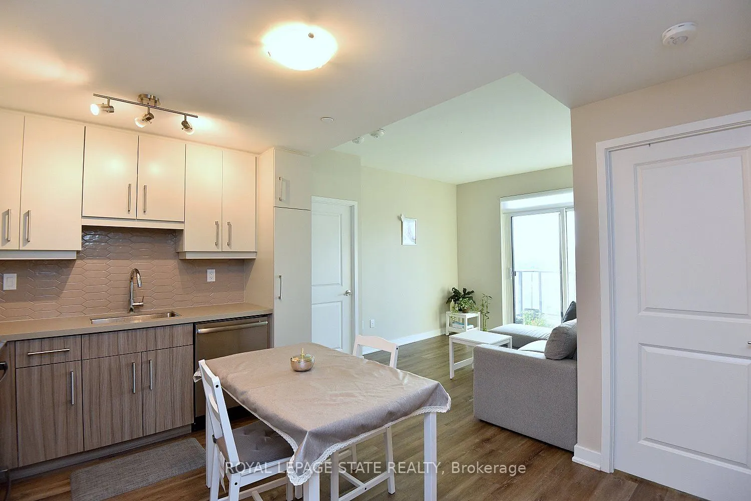 2007 James Street, #1301