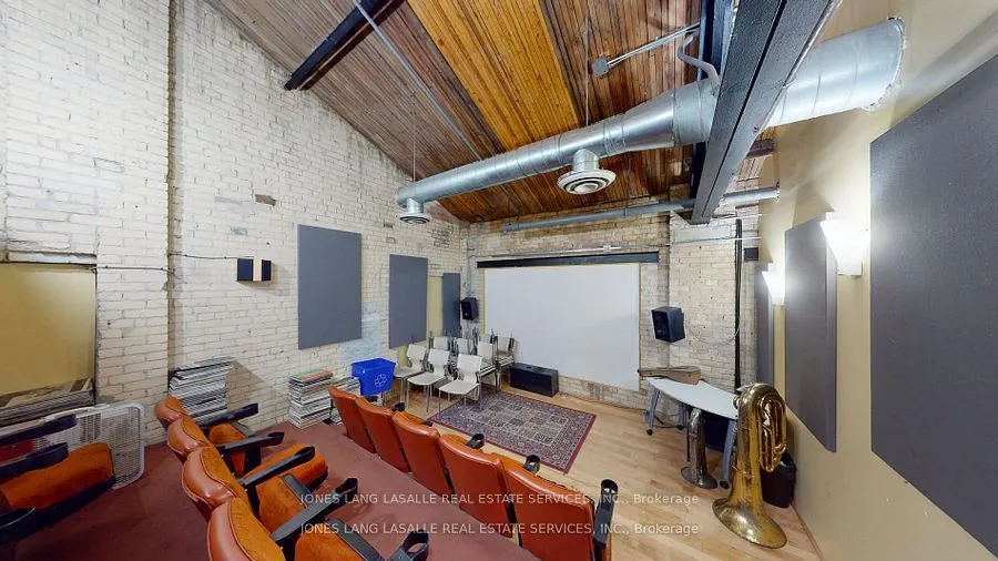 4 Pardee Avenue