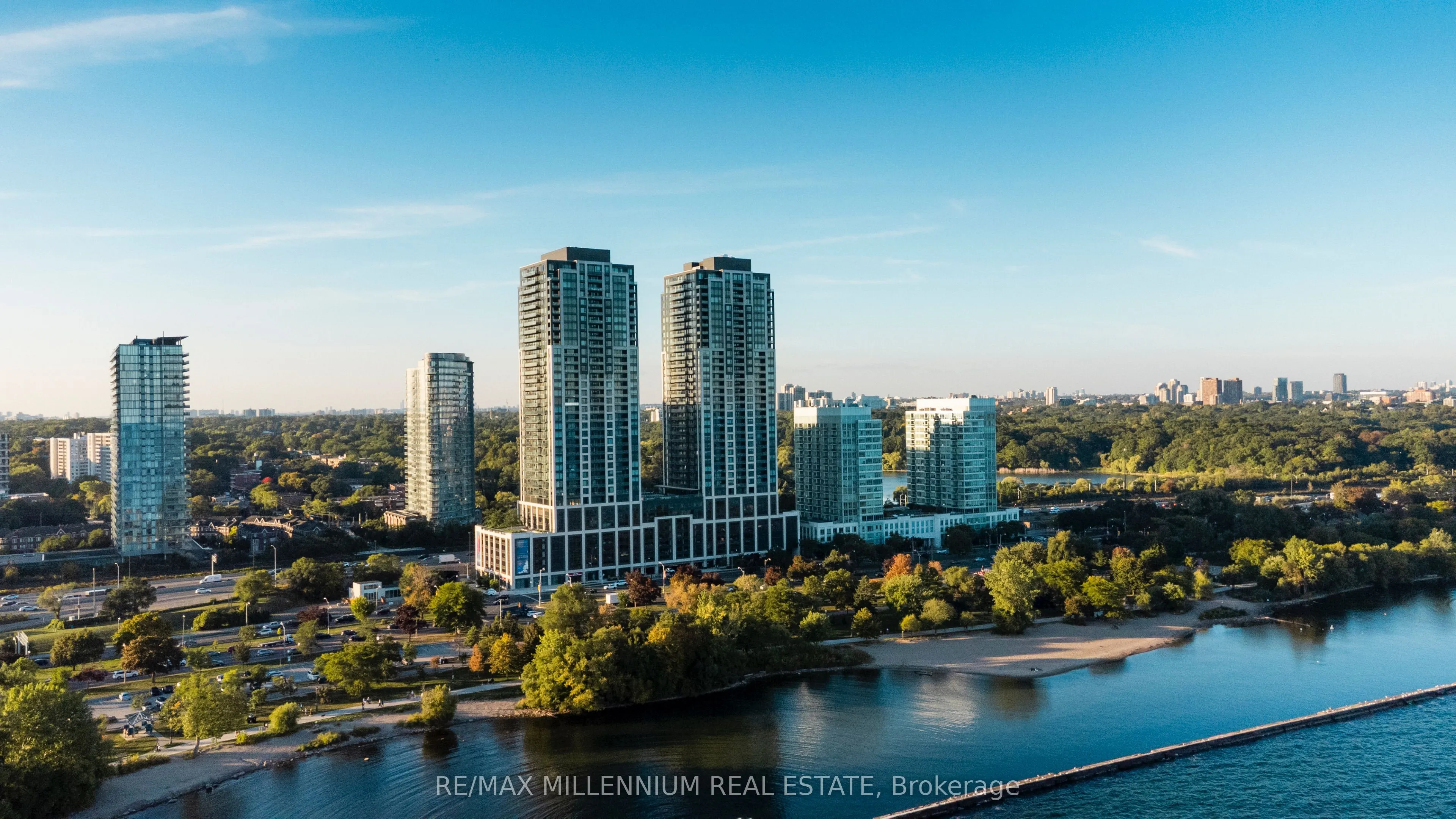 1928 Lakeshore Boulevard W