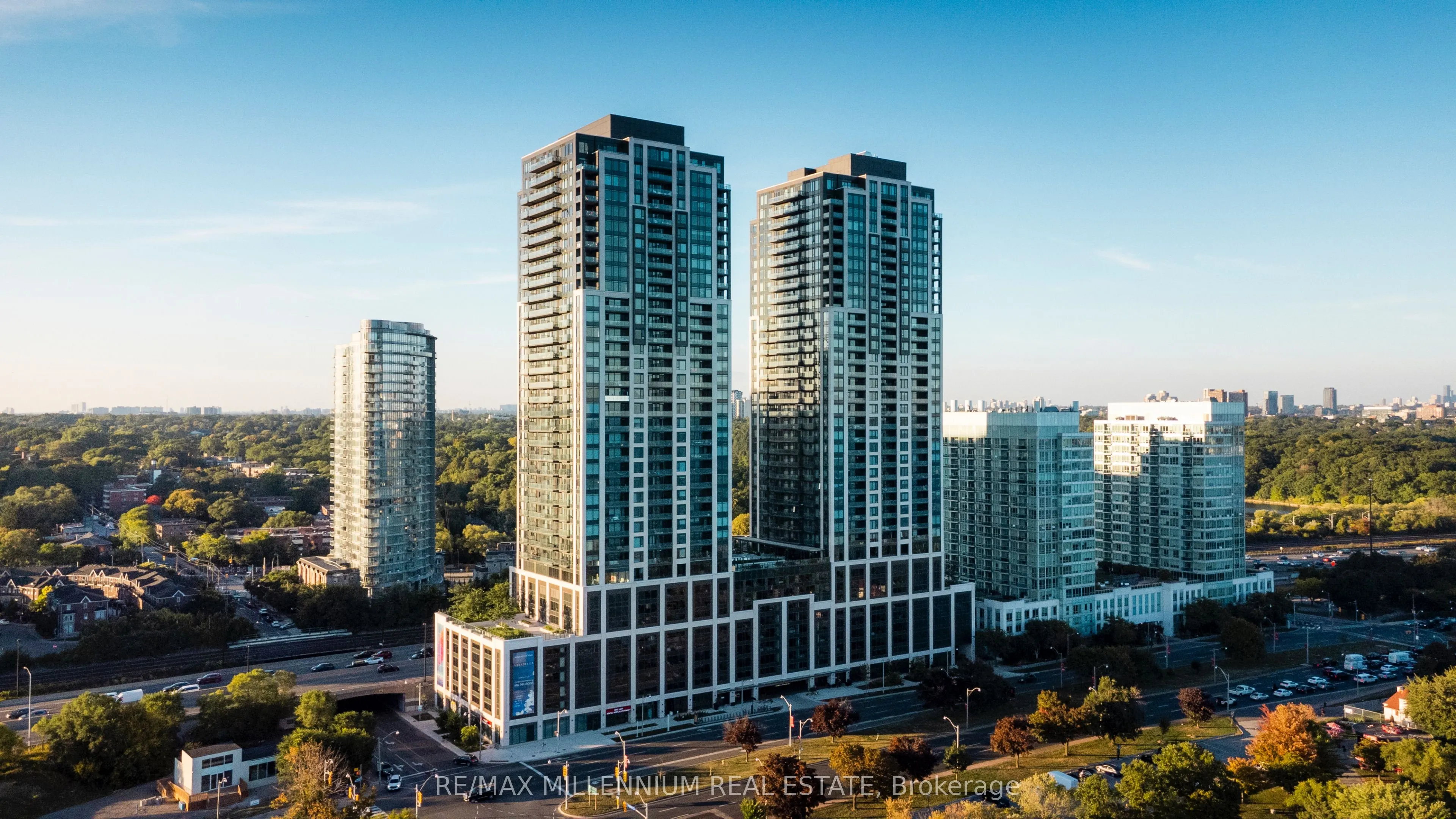 1928 Lakeshore Boulevard W