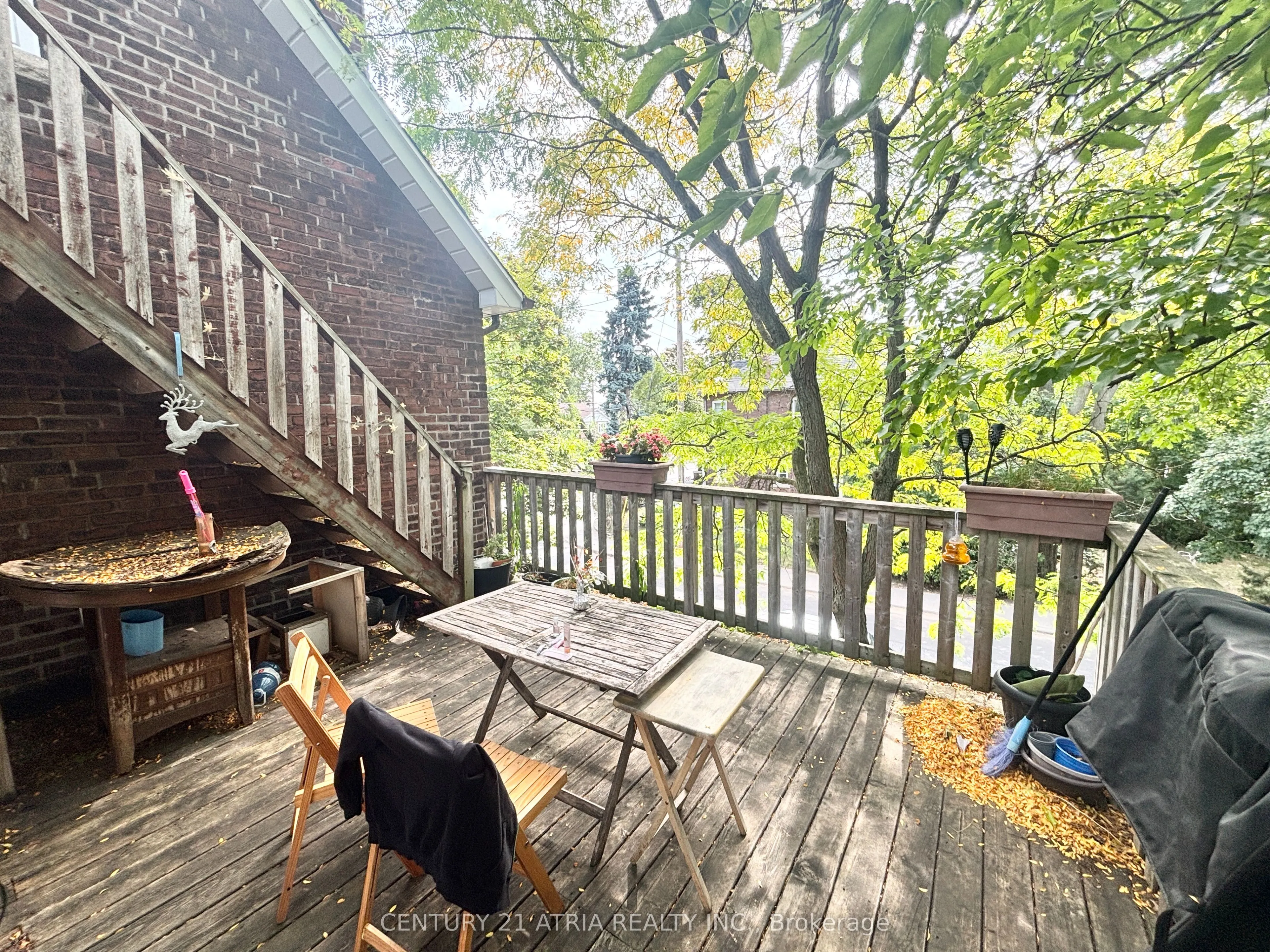 442 Runnymede Road
