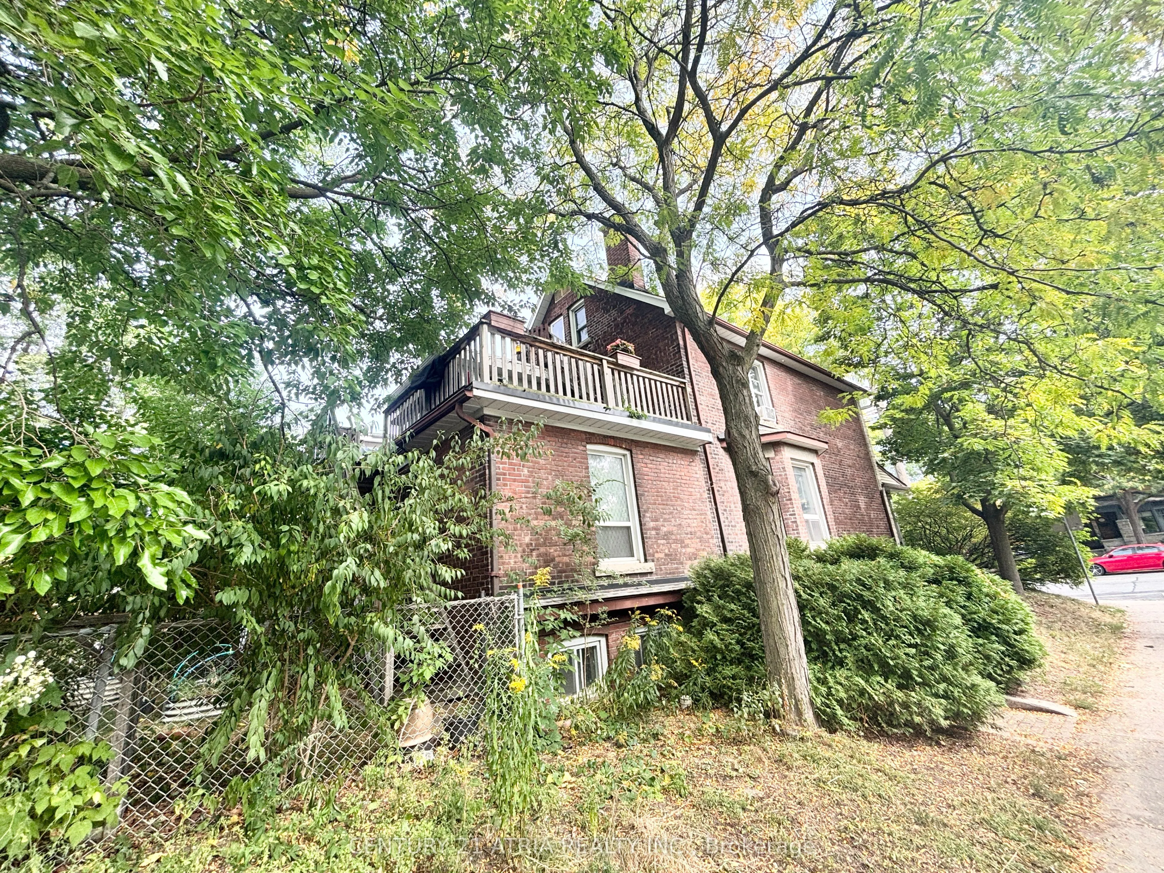 442 Runnymede Road