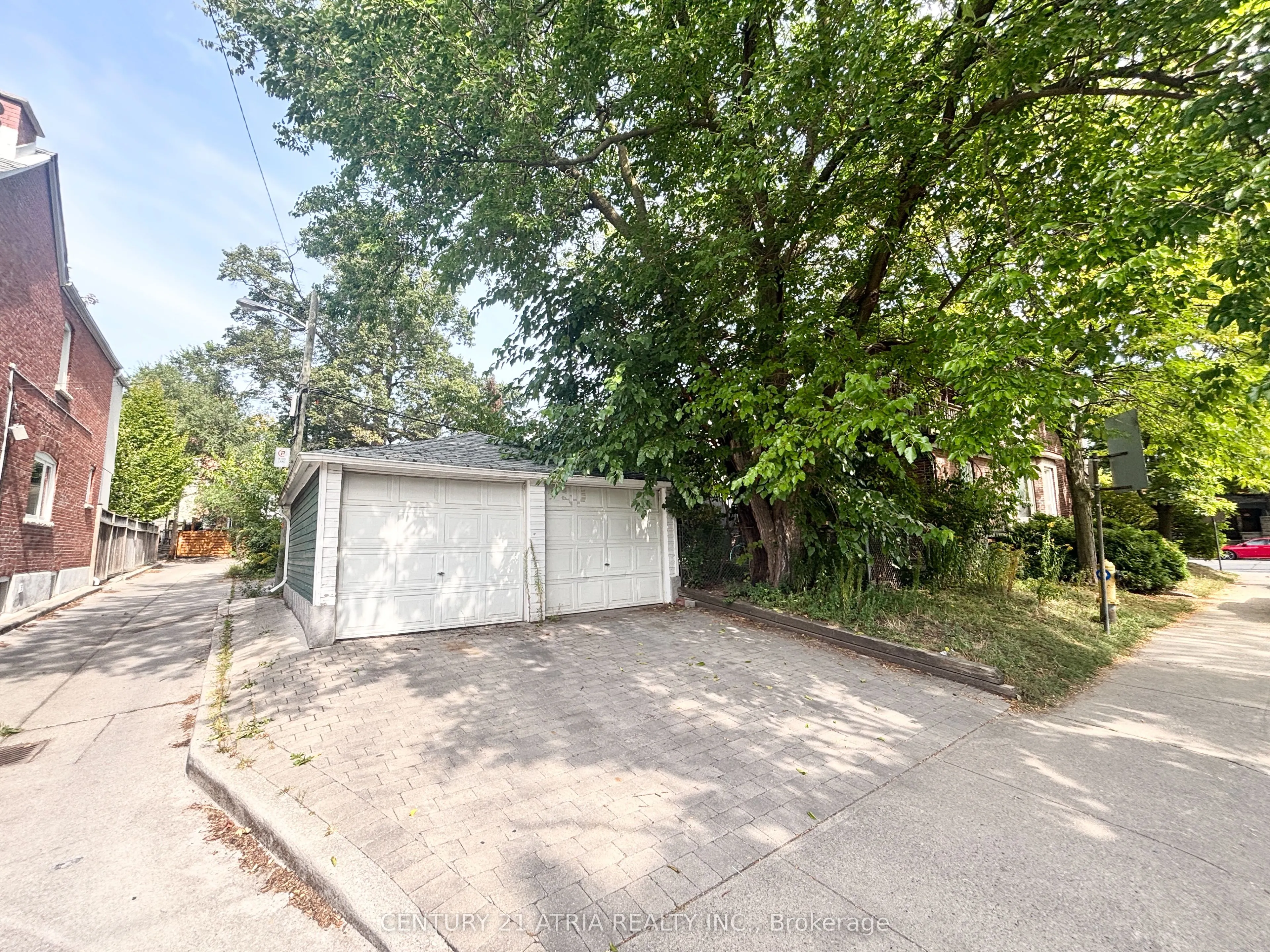 442 Runnymede Road