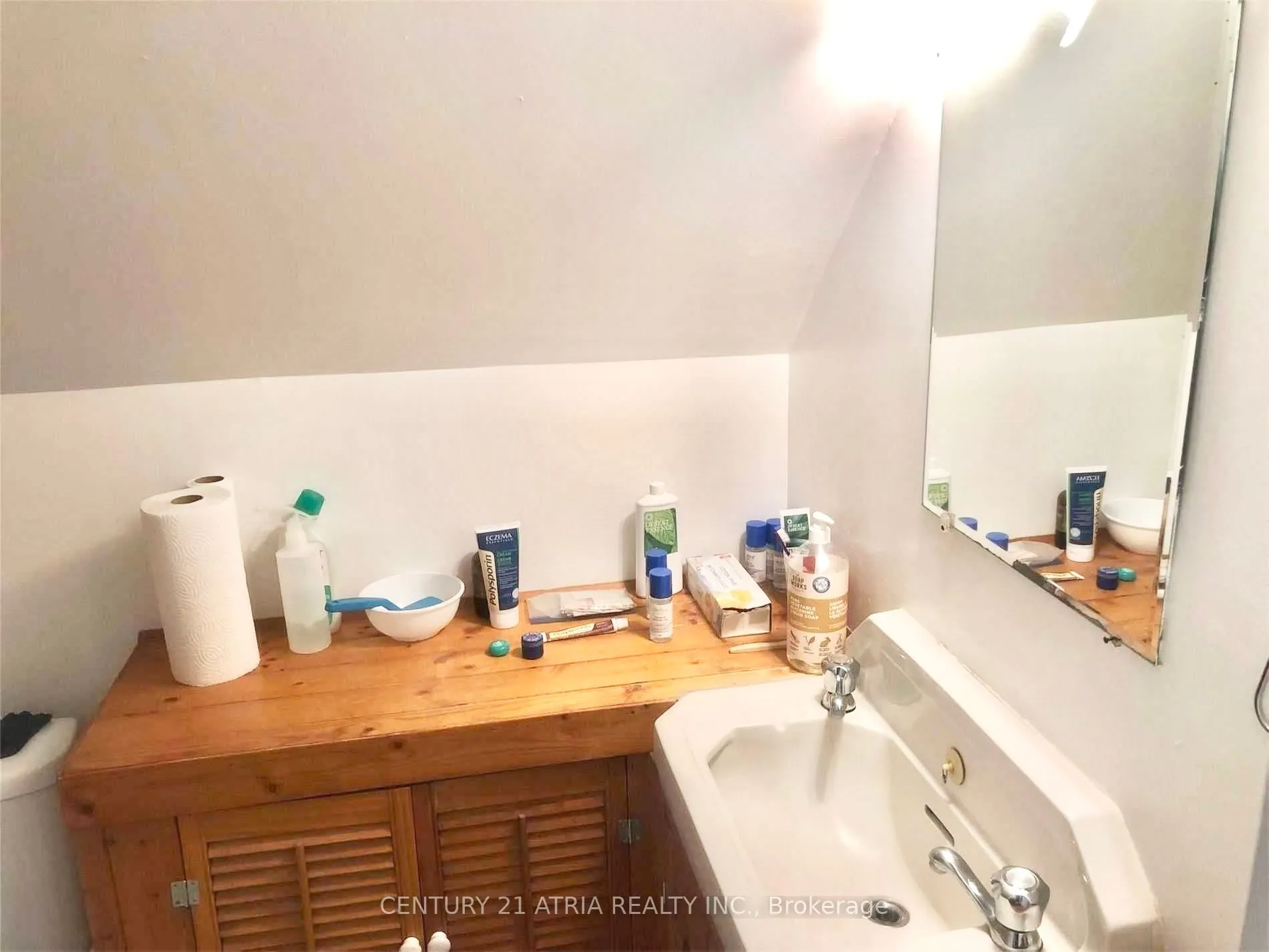 442 Runnymede Road
