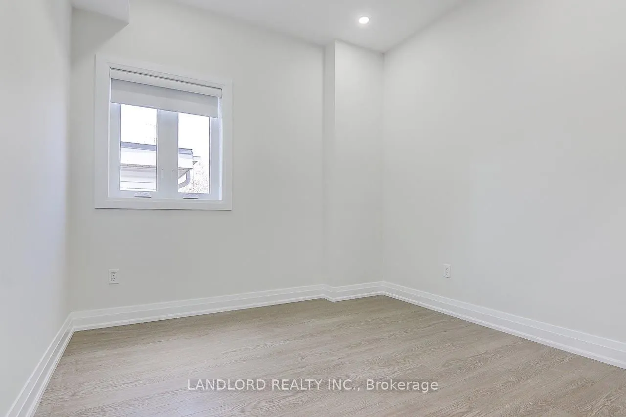 82 Livingstone Avenue, #Upper