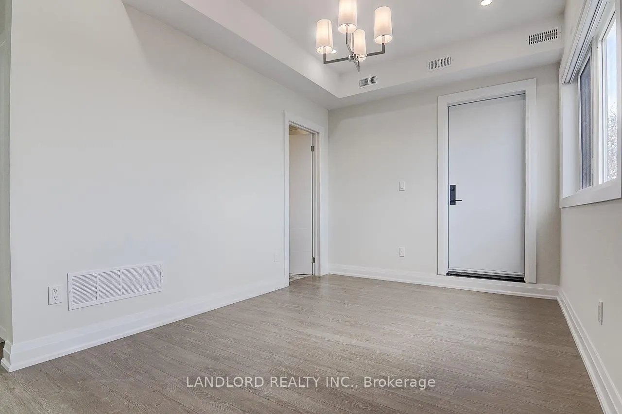 82 Livingstone Avenue, #Upper