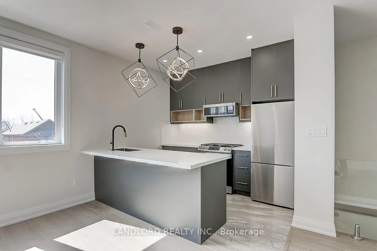 82 Livingstone Avenue, #Upper