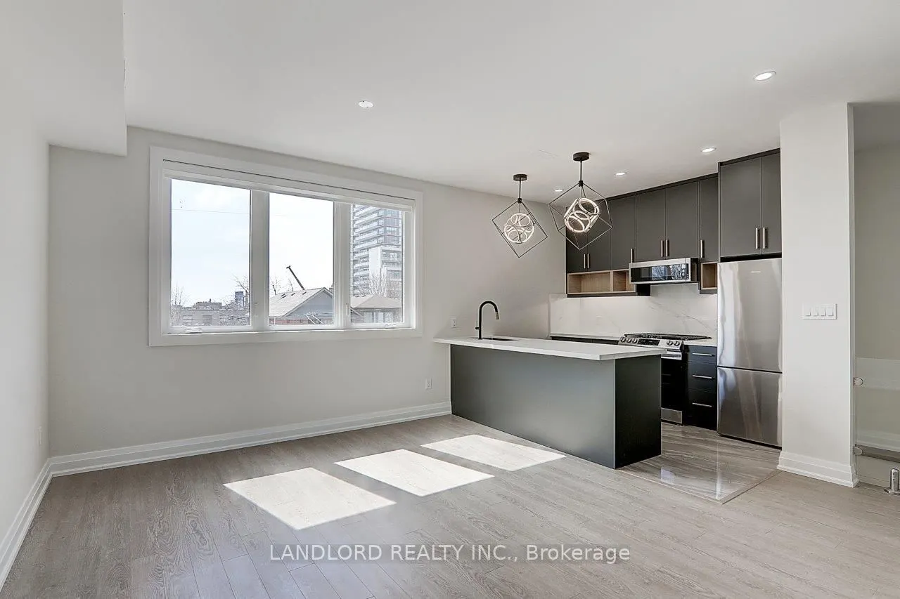 82 Livingstone Avenue, #Upper