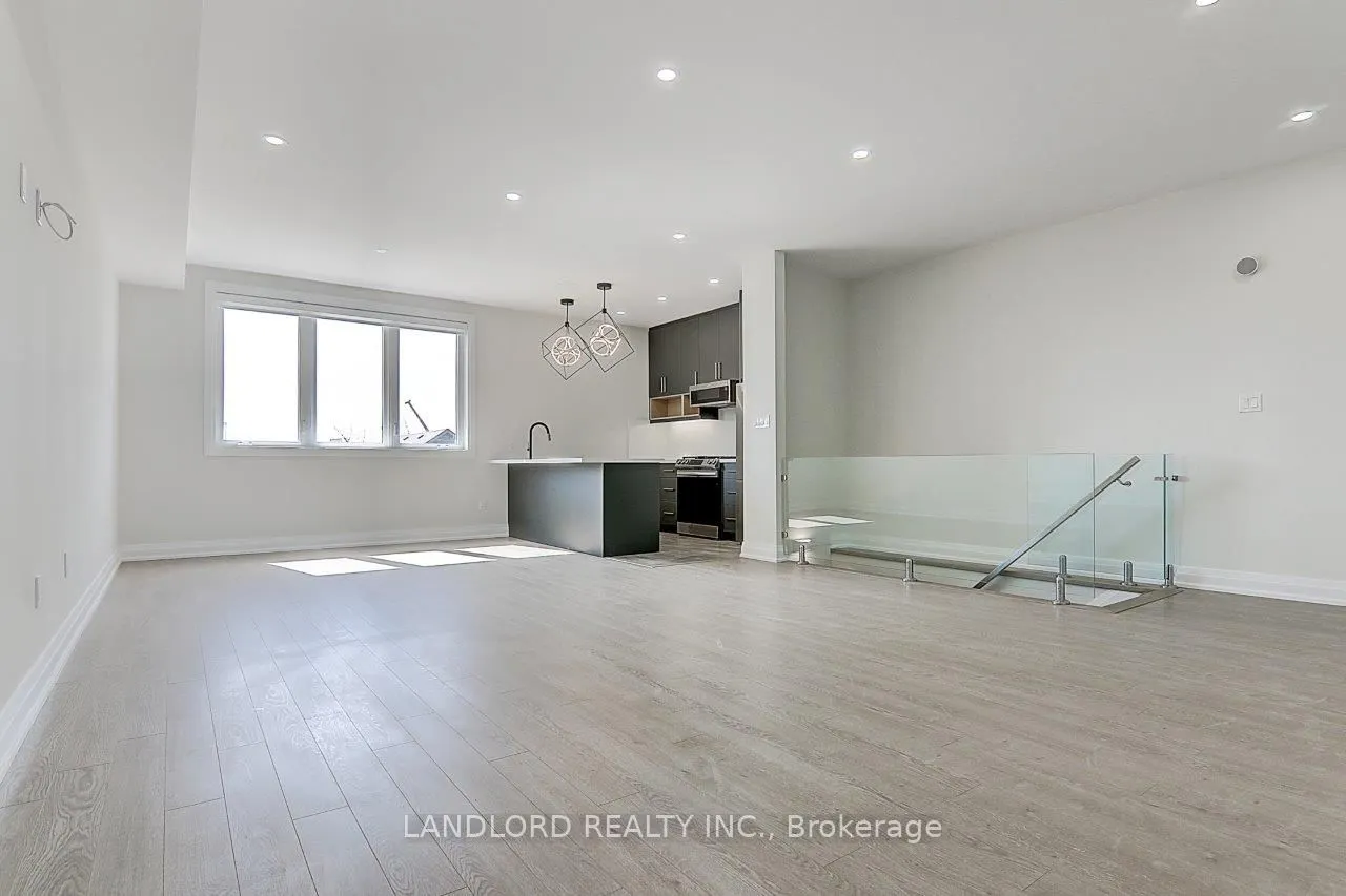 82 Livingstone Avenue, #Upper