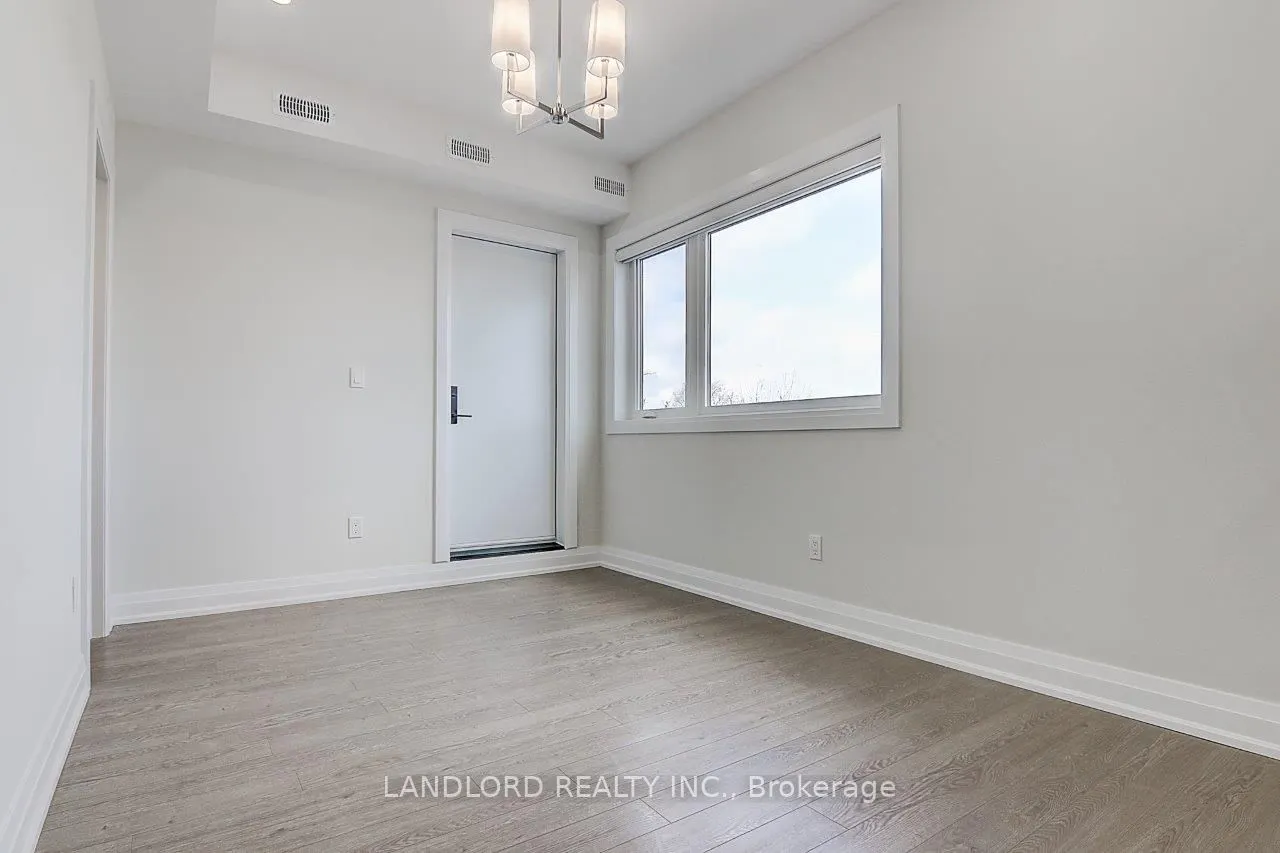82 Livingstone Avenue, #Upper