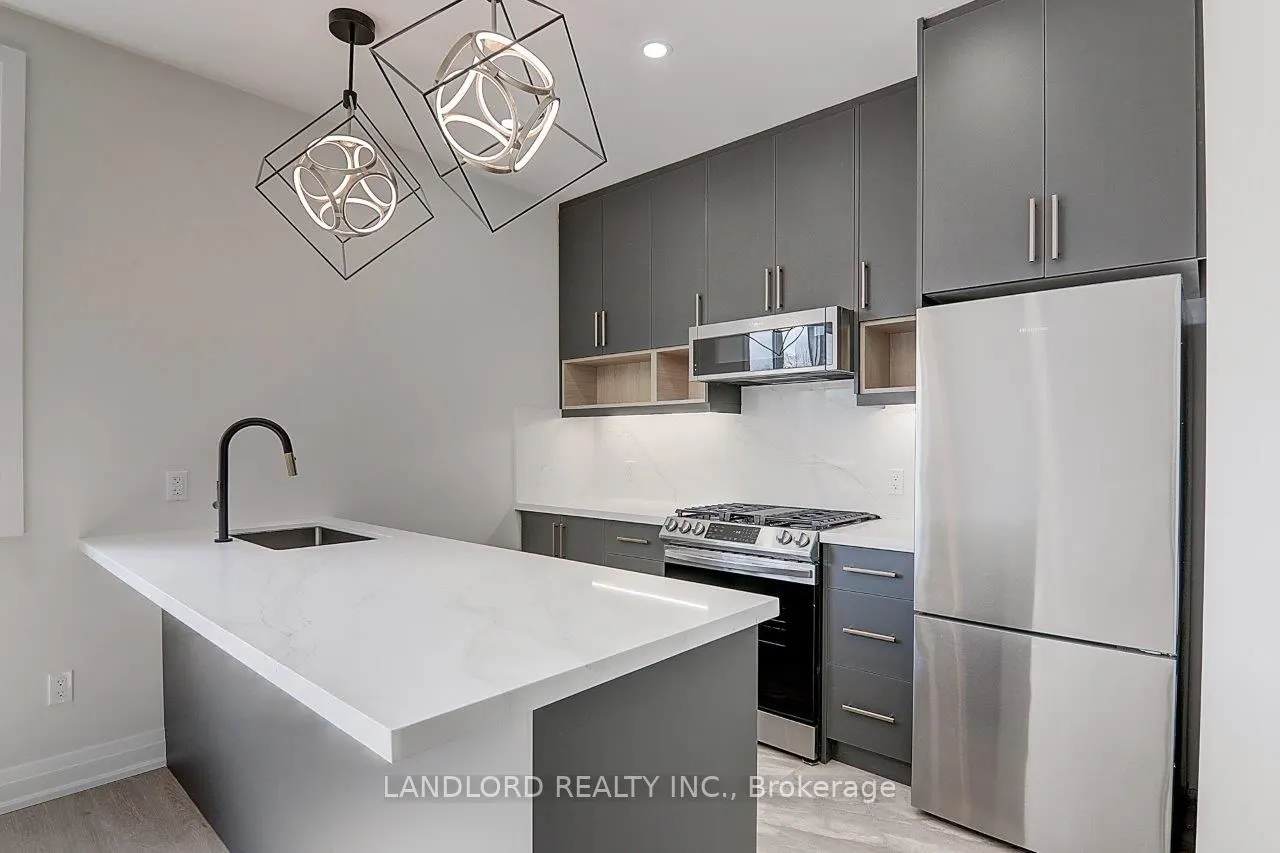 82 Livingstone Avenue, #Upper