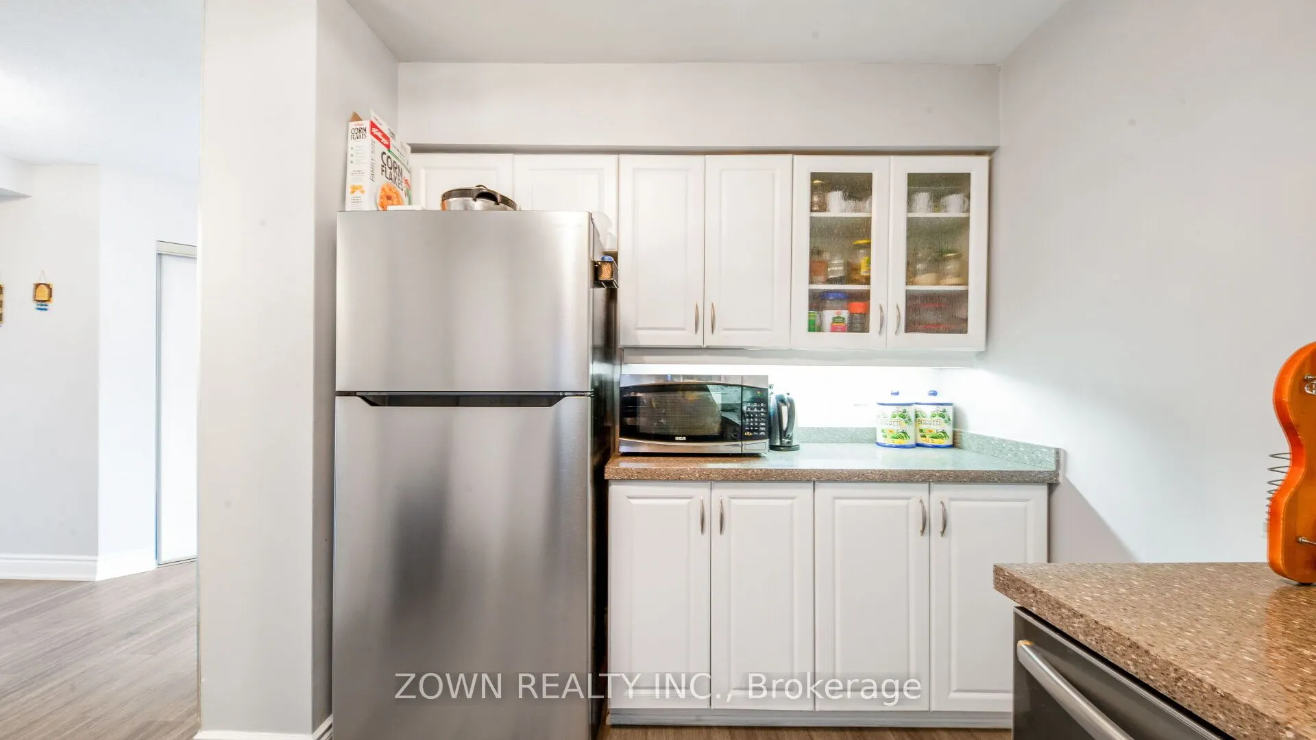 55 ELM Drive W, #805