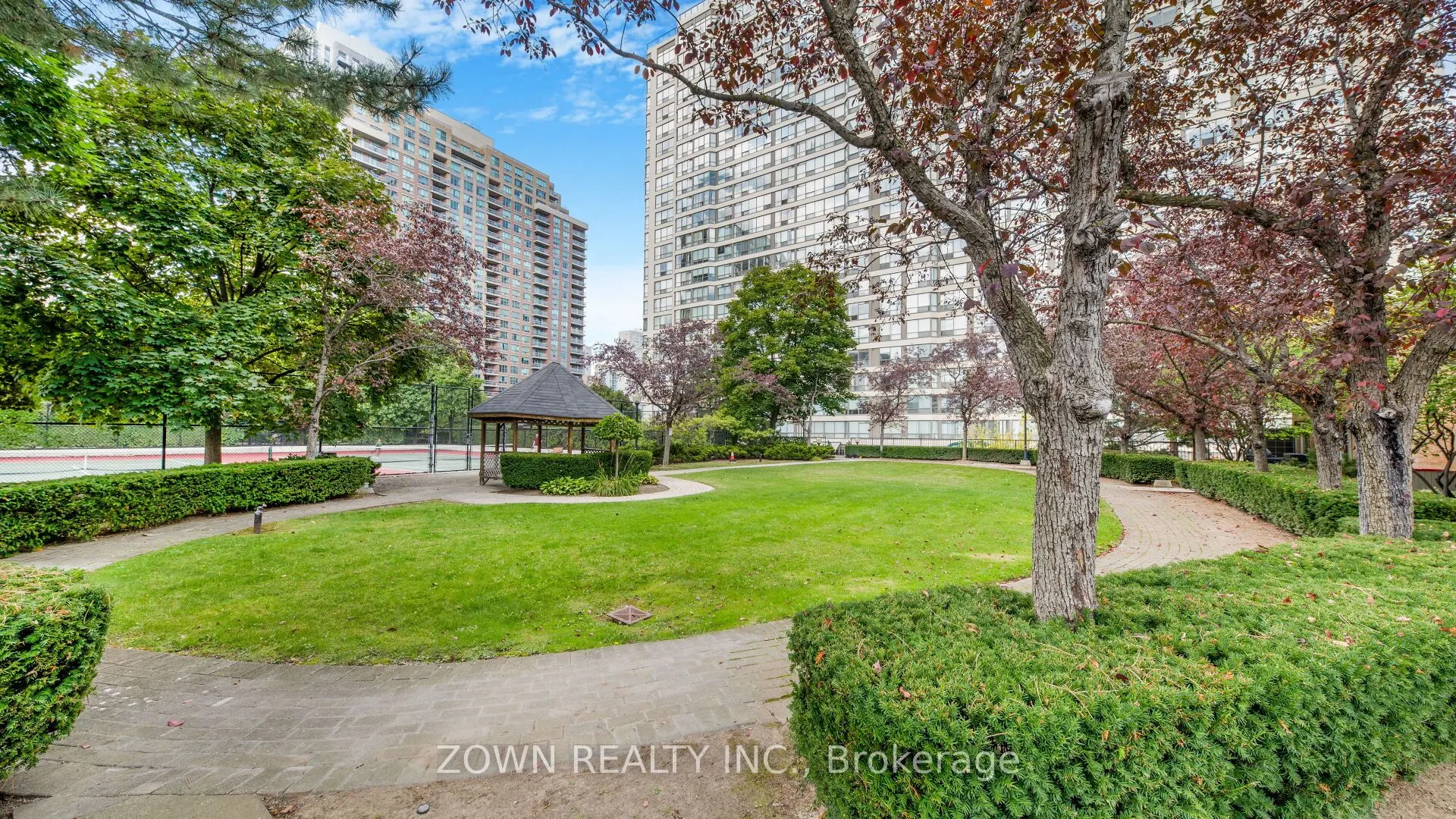 55 ELM Drive W, #805