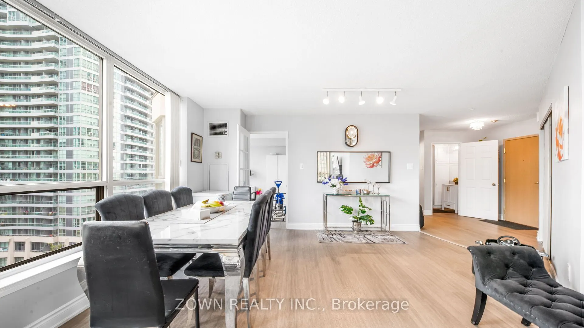 55 ELM Drive W, #805