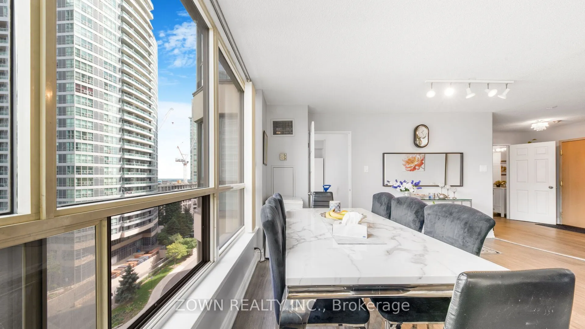 55 ELM Drive W, #805