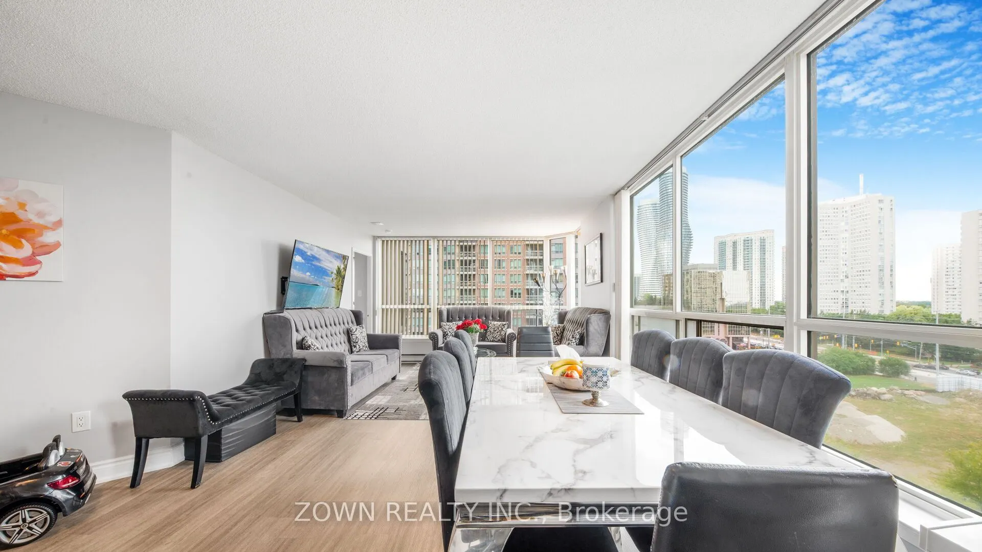55 ELM Drive W, #805